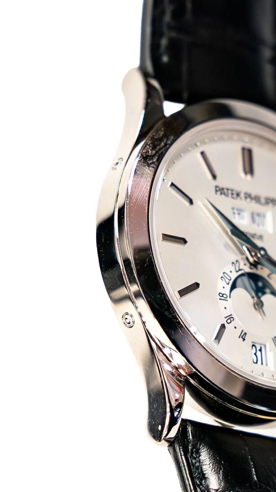 Stile impero Patek Philippe Calendario Annuale Orologio da Uomo in Oro Bianco 5396-G-001 in vendita