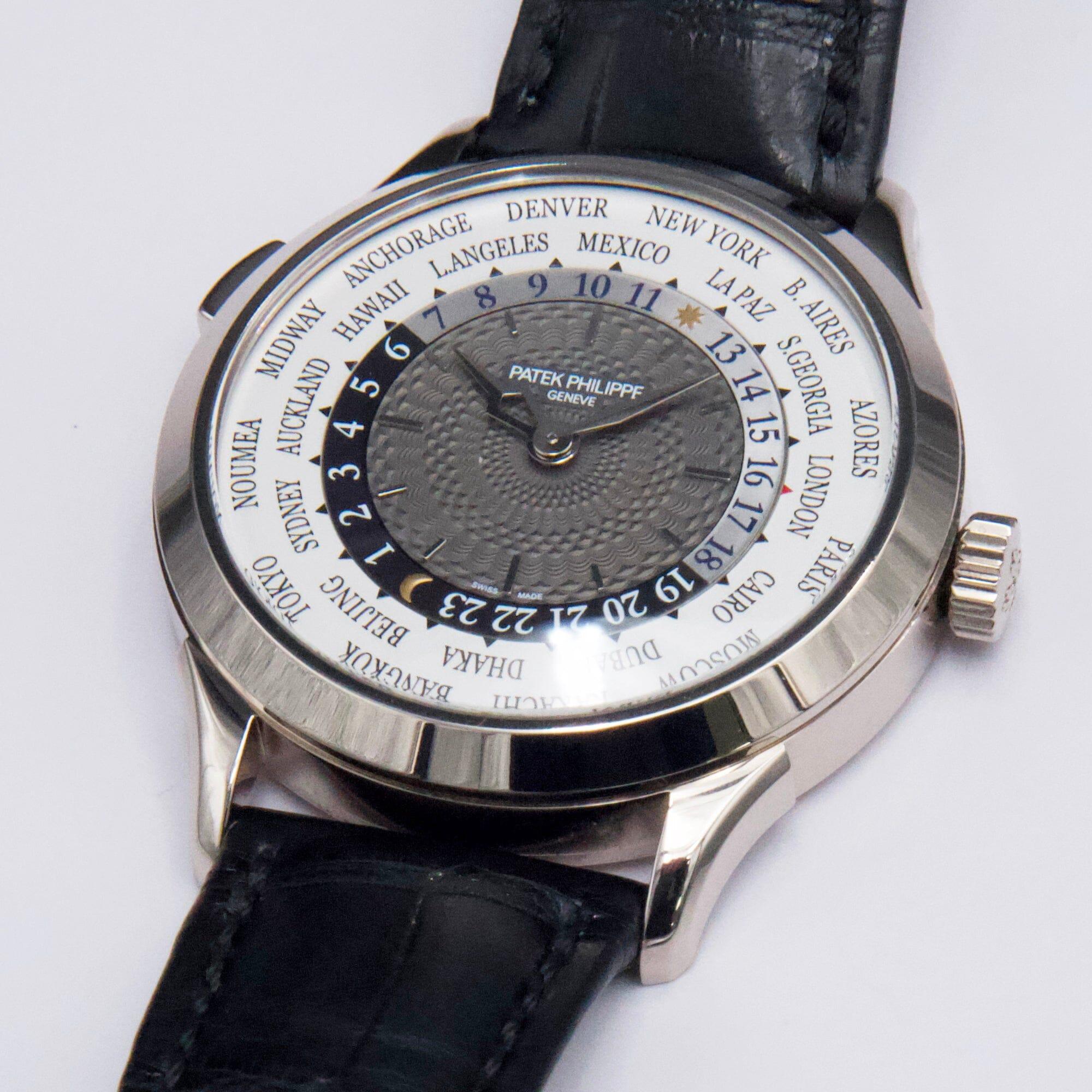 Patek Philippe Complications World Time 5230G Orologio da Uomo Scatola Documenti In condizioni ottime a Great Neck, NY