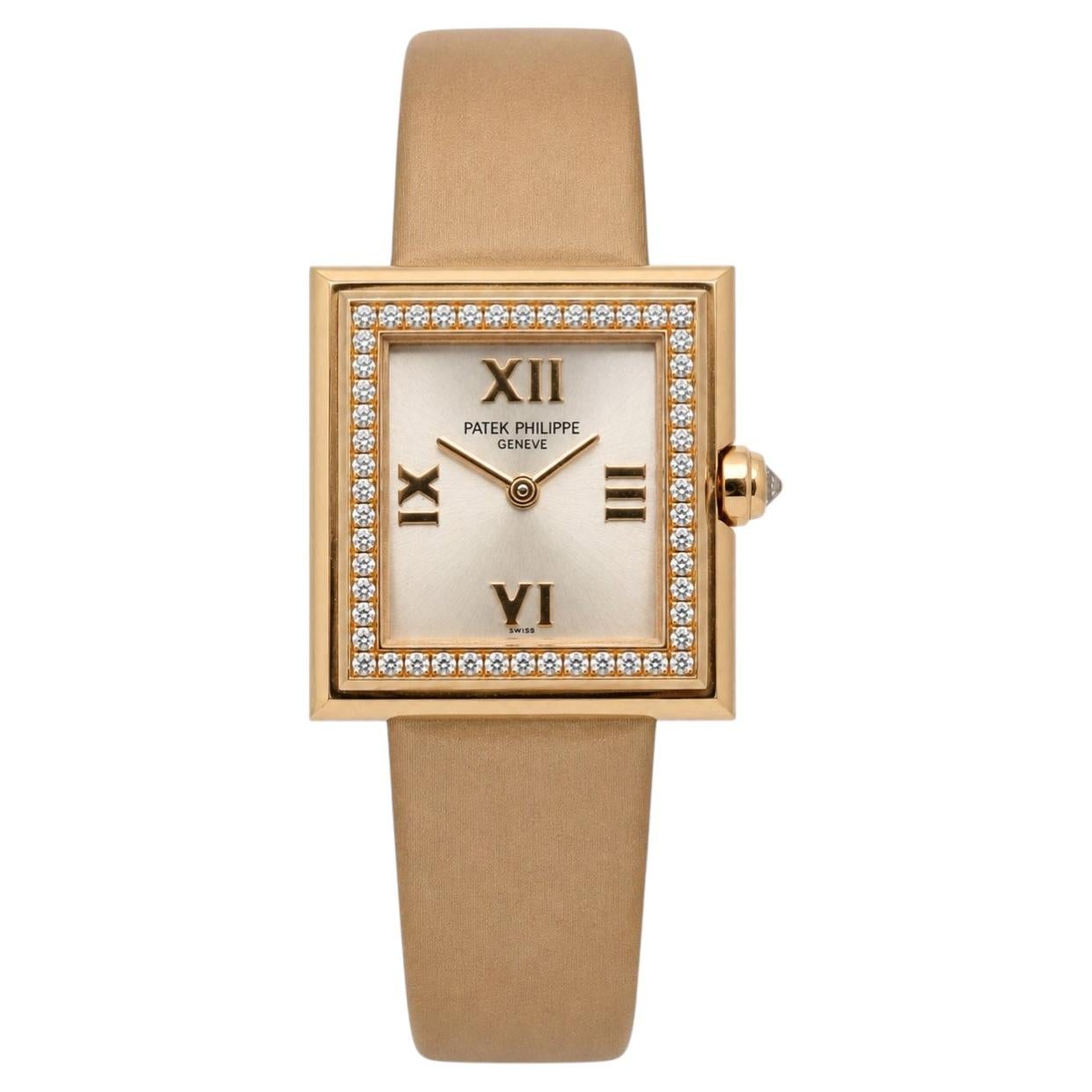 Montre Patek Philippe à quartz « Gondolo Square » avec lunette sertie de diamants, référence 4868R en vente