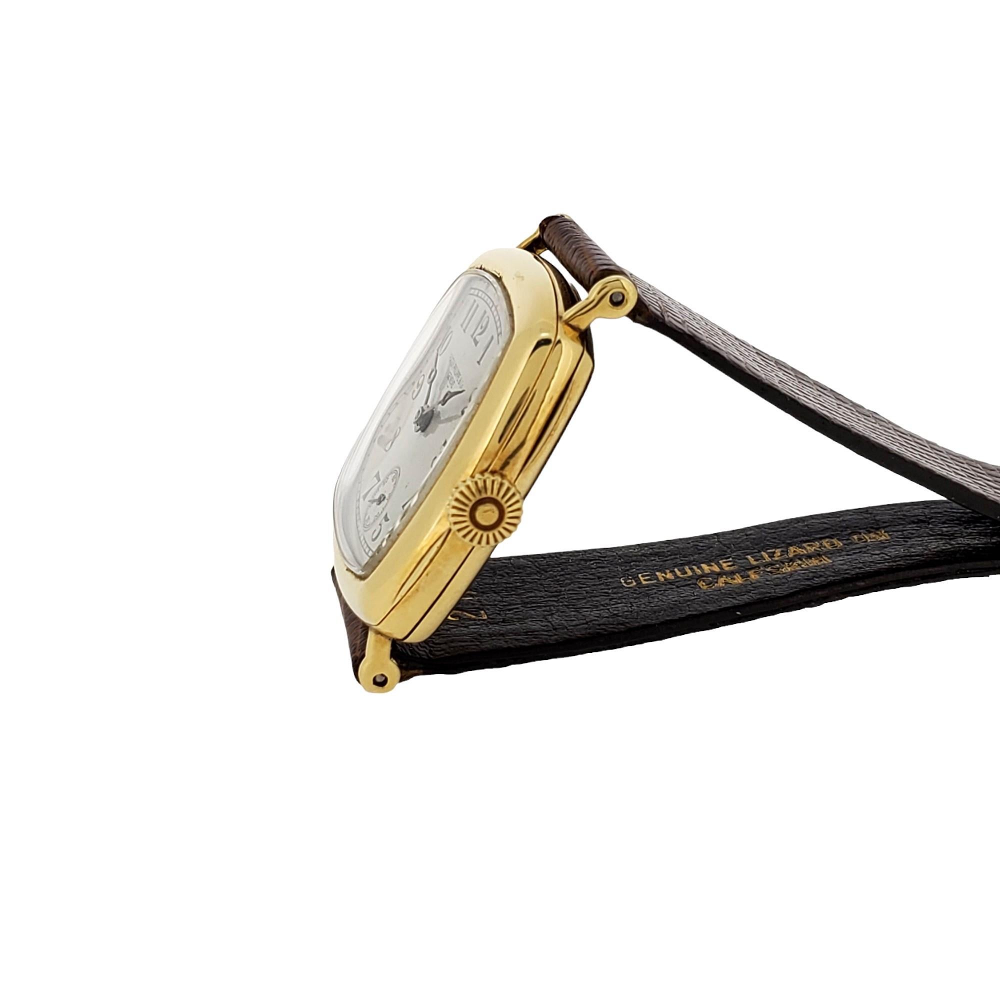 Frühe Art-Déco-Uhr aus 18 Karat Gold mit Kissenform von Patek Philippe, ca. 1927-1928 (Art déco) im Angebot