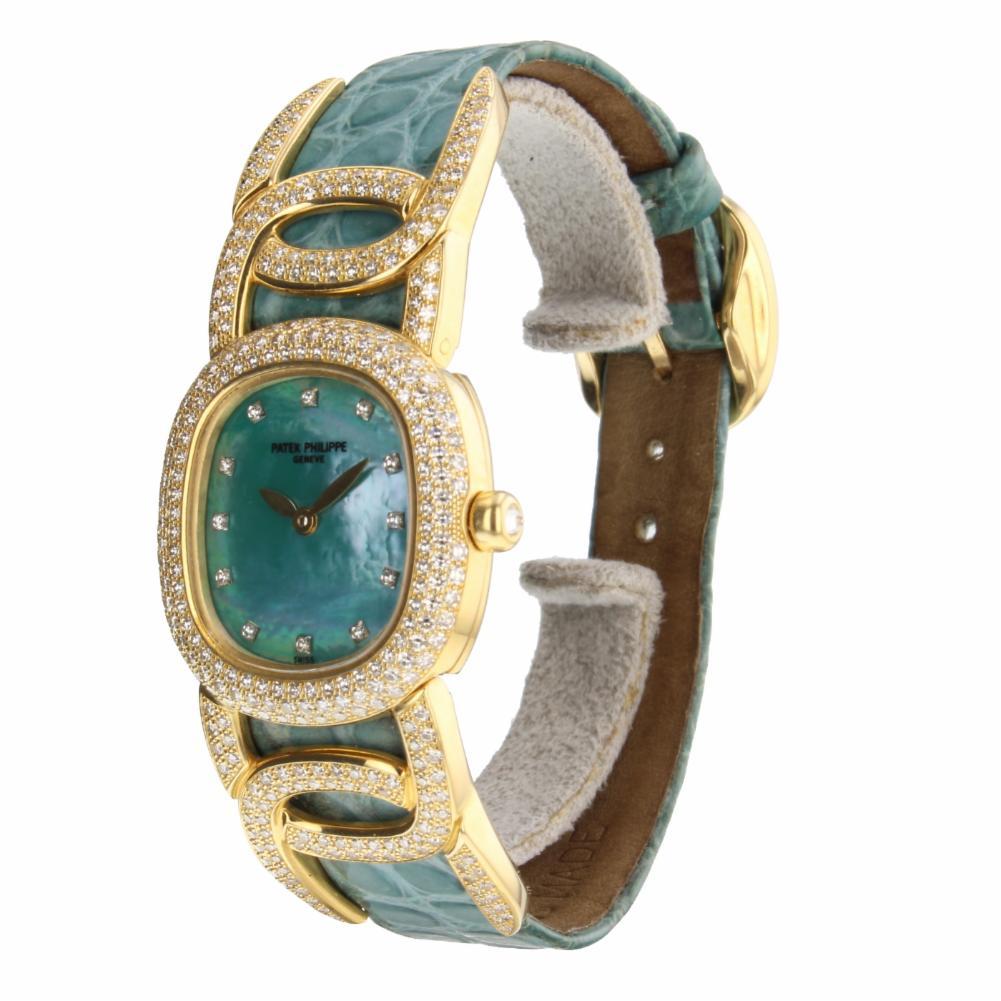 Patek Philippe Ellipse Reference #:4832. Patek Philippe Ellipse Quartz No Date Ladies watch 4832. Verified and Certified by WatchFacts. 1 year warranty offered by WatchFacts.