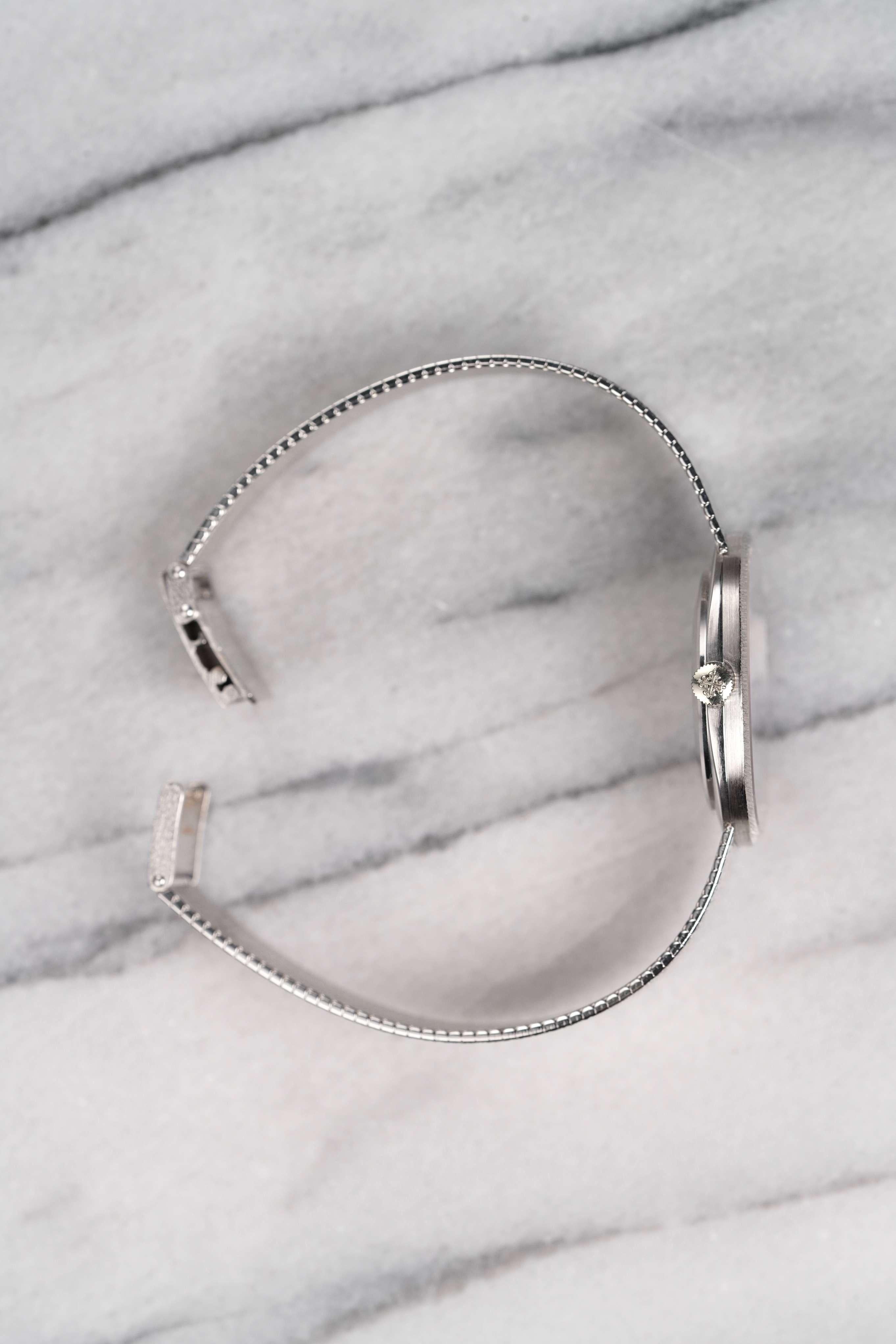 Patek Philippe Ellipse de oro blanco de 18 quilates, años 80 en Bueno estado para la venta en New York, NY