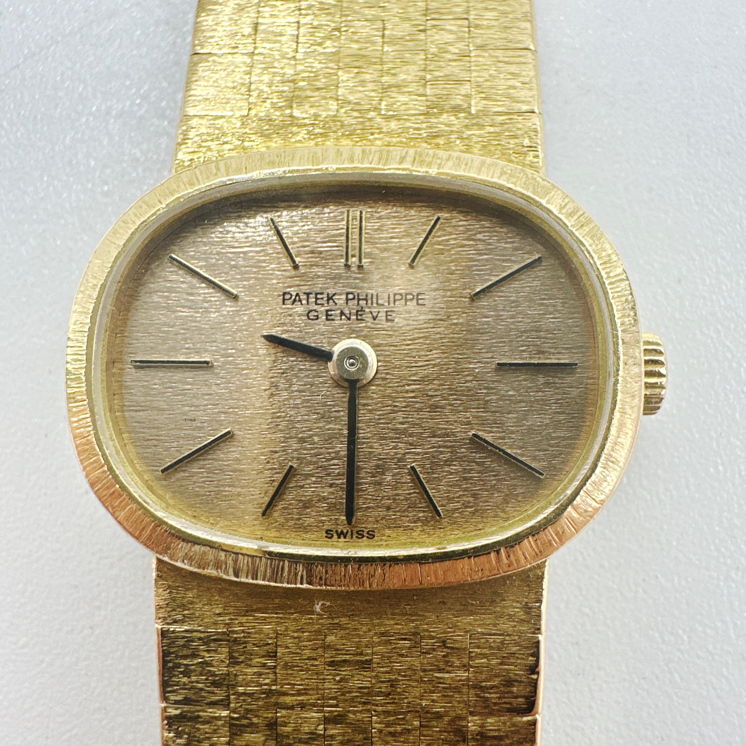 PATEK PHILIPPE Ellipse 18k Yellow Gold Ladies Mechanical Wristwatch 3373/1 10