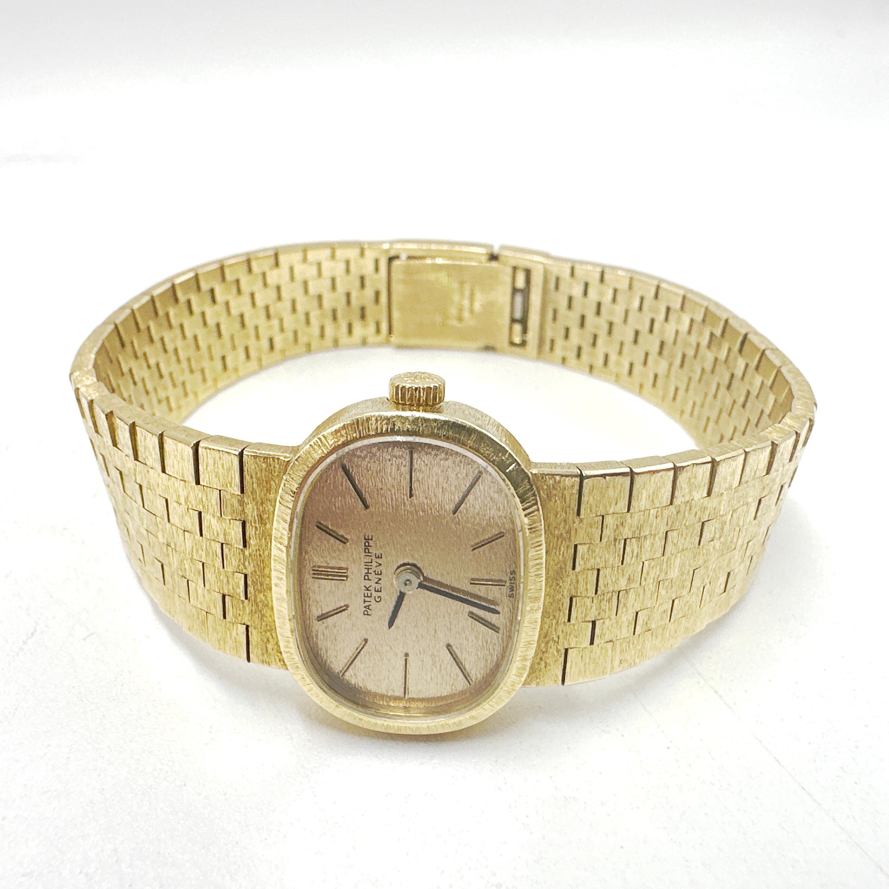 Women's PATEK PHILIPPE Ellipse 18k Yellow Gold Ladies Mechanical Wristwatch 3373/1