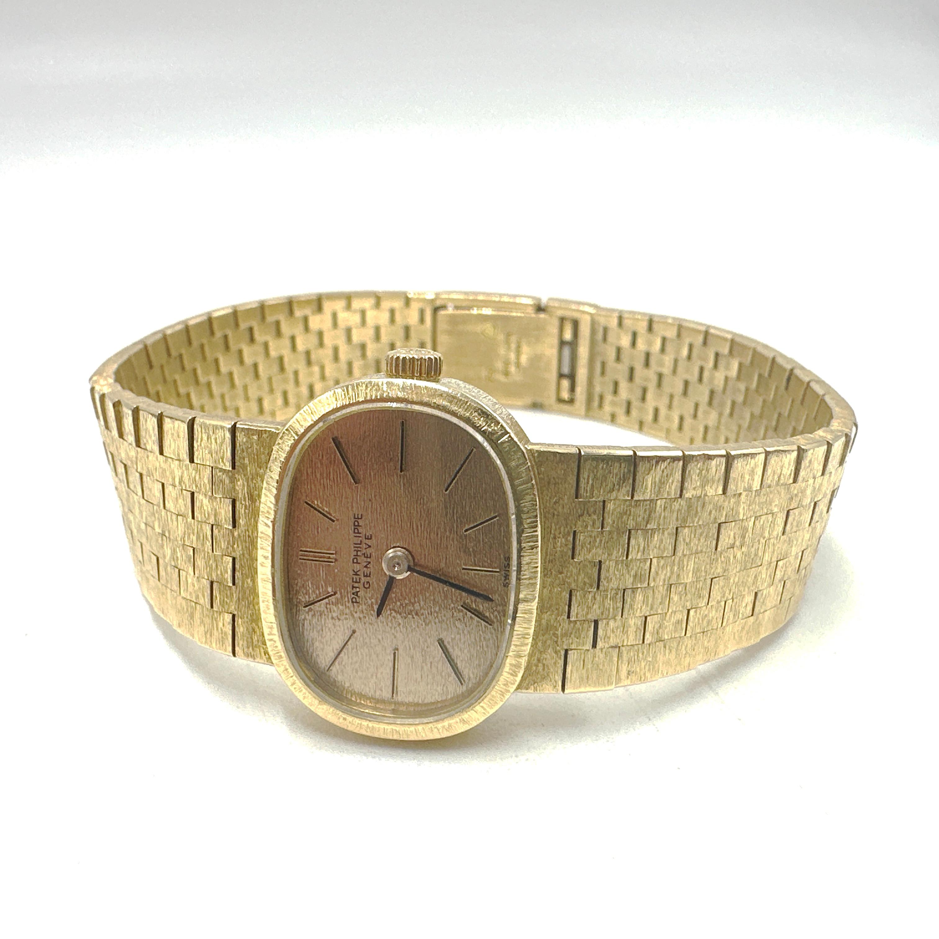 PATEK PHILIPPE Ellipse 18k Yellow Gold Ladies Mechanical Wristwatch 3373/1 1