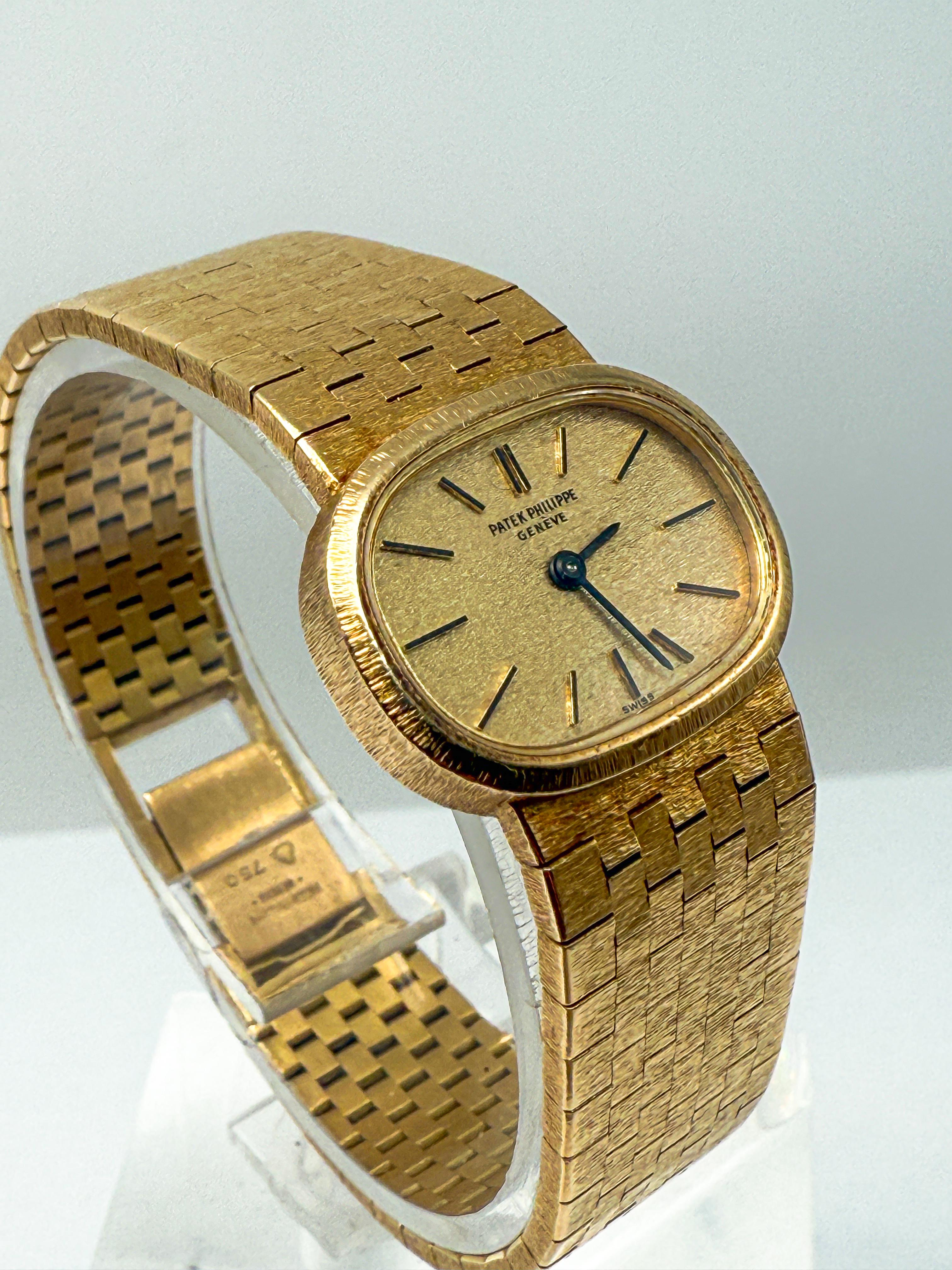 PATEK PHILIPPE Ellipse 18k Yellow Gold Ladies' Wristwatch 3373/1 3