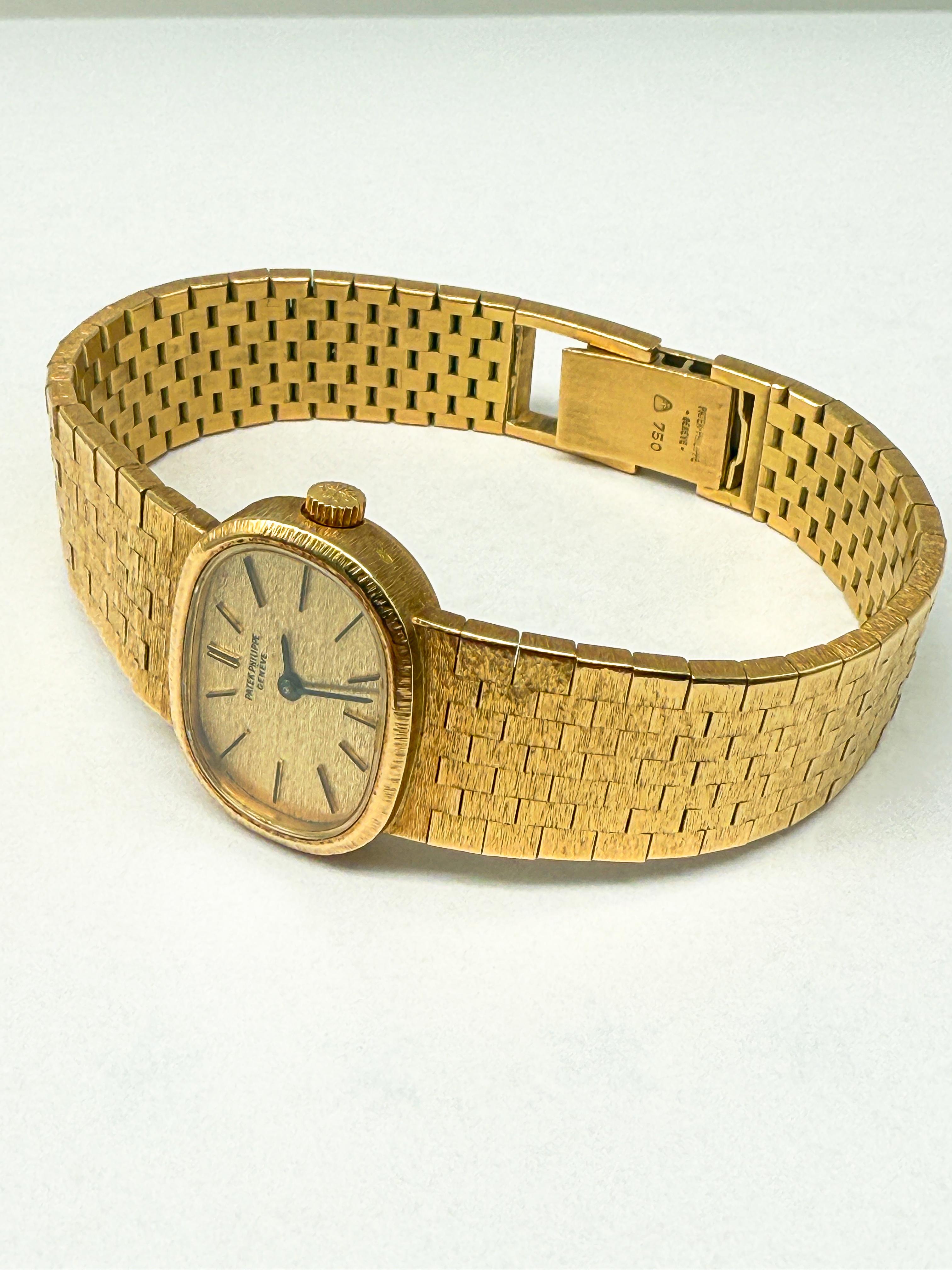 PATEK PHILIPPE Ellipse 18k Yellow Gold Ladies' Wristwatch 3373/1 4