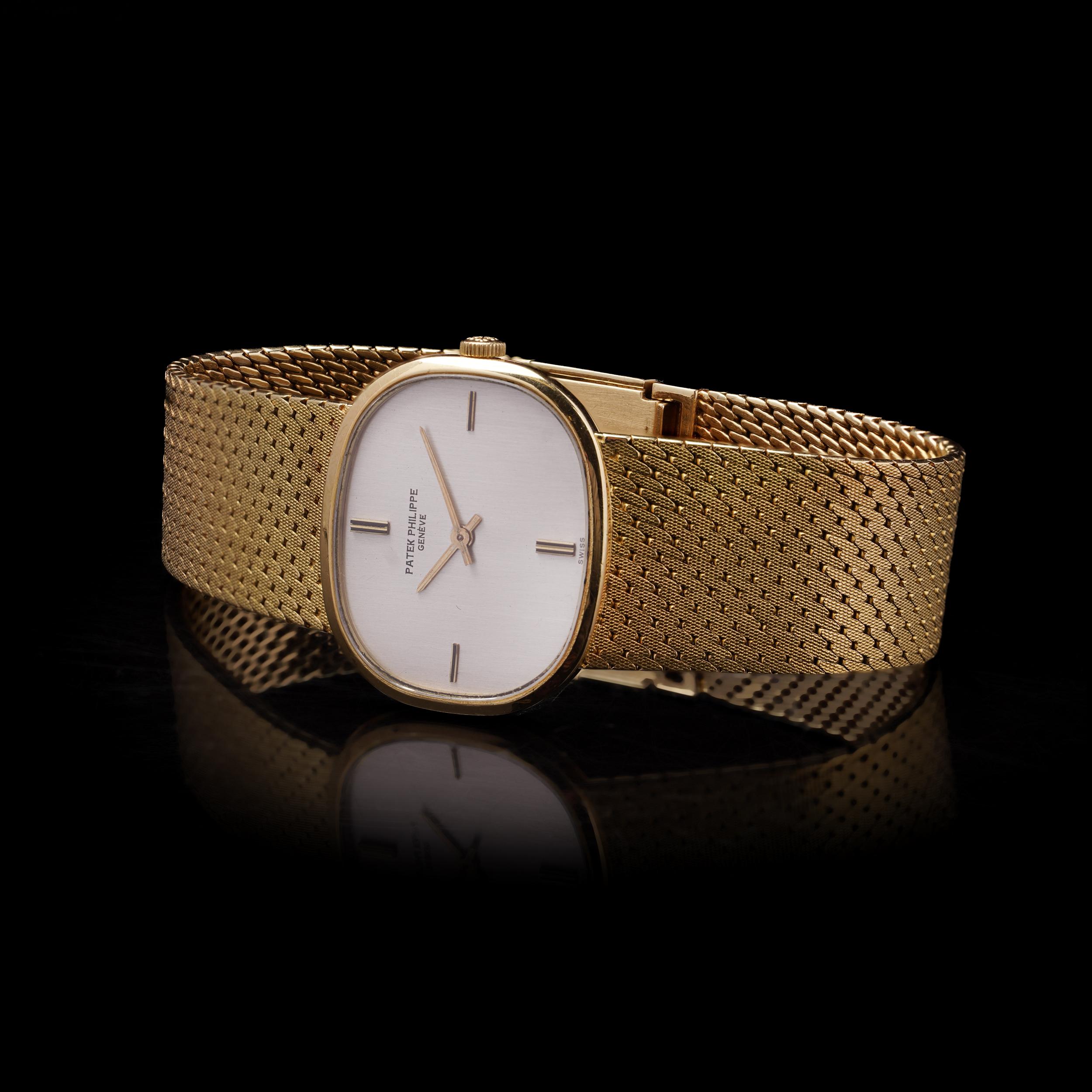 Men's Patek Philippe ellipse 18kt Yellow Gold Manual Wind Wristwatch. For Sale