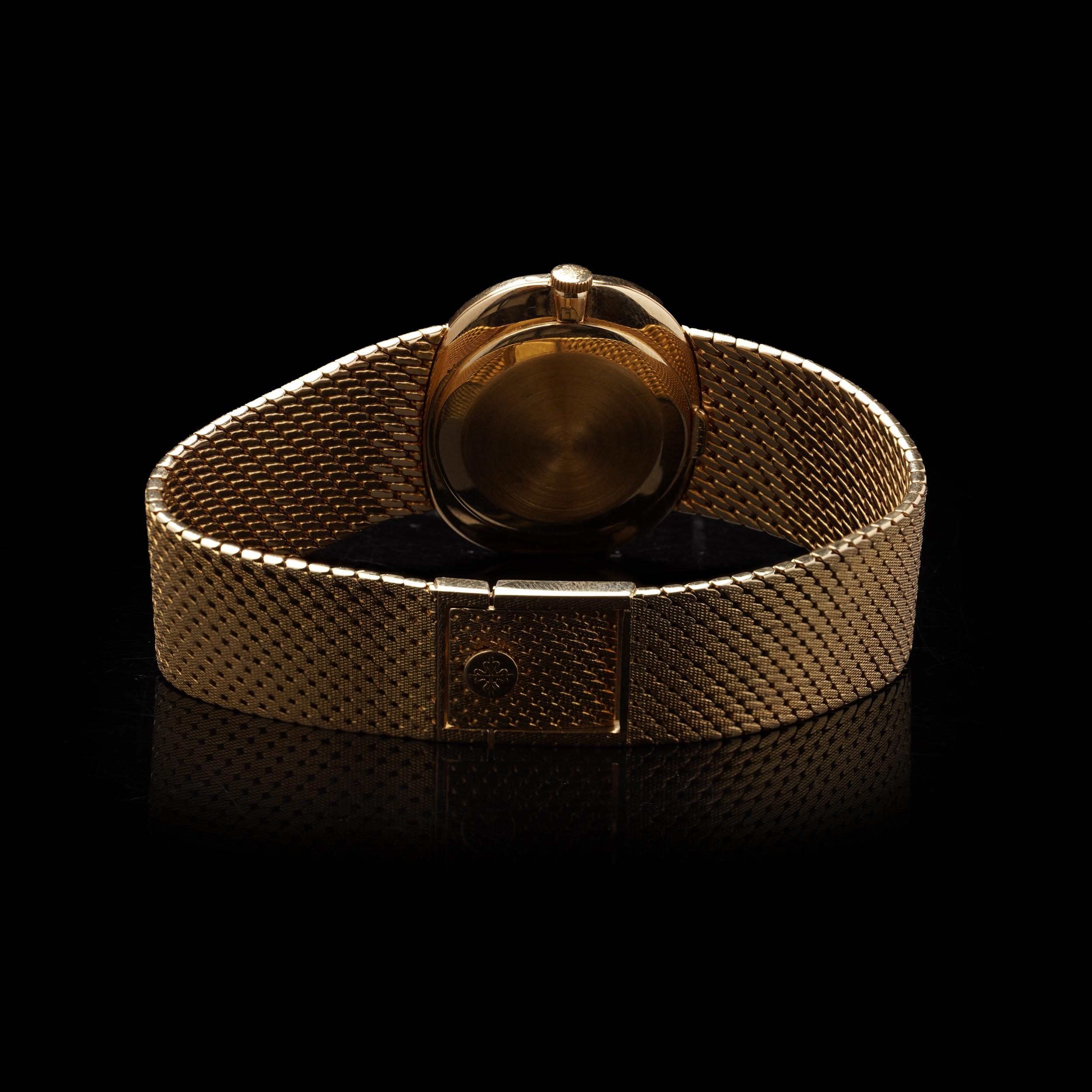 Patek Philippe ellipse 18kt Yellow Gold Manual Wind Wristwatch. For Sale 1