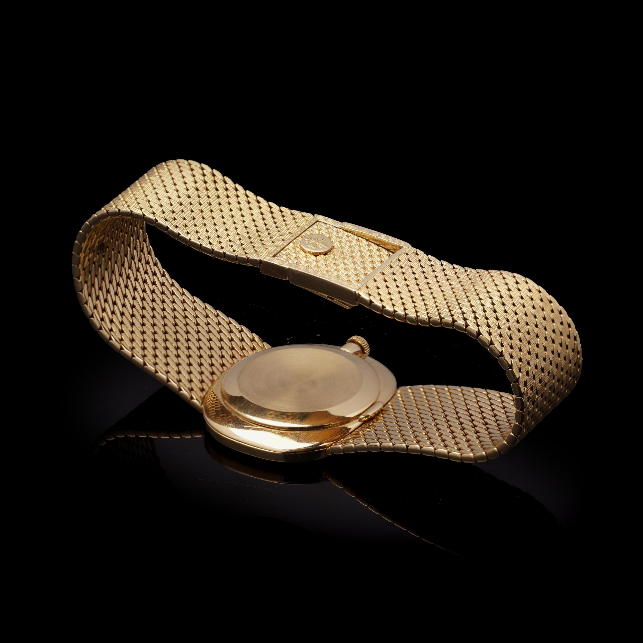 Patek Philippe ellipse 18kt Yellow Gold Manual Wind Wristwatch. For Sale 2