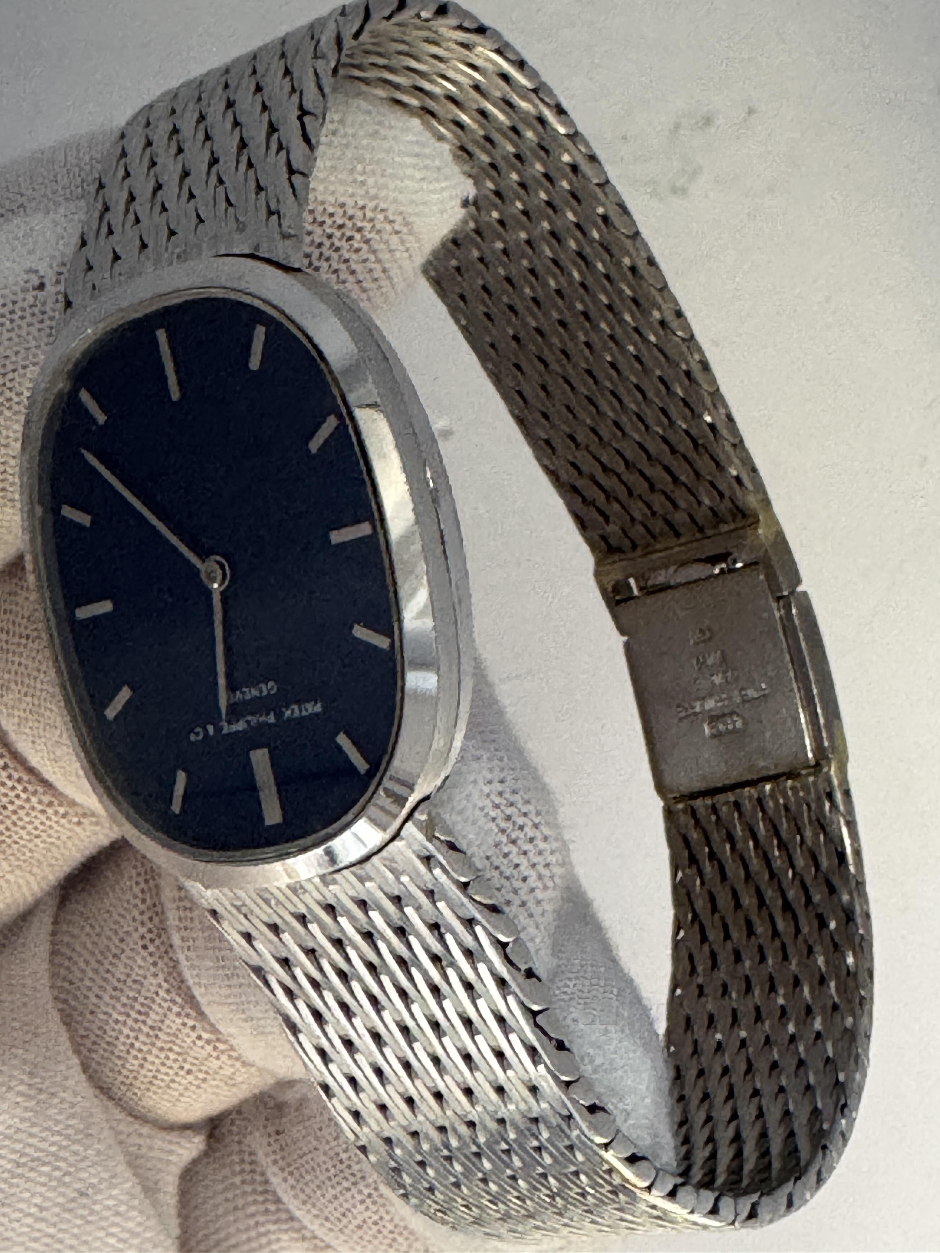 Patek Philippe Ellipse 3548G Orologio con quadrante blu stampato in oro bianco 18 carati In condizioni buone in vendita a Great Neck Plaza, NY