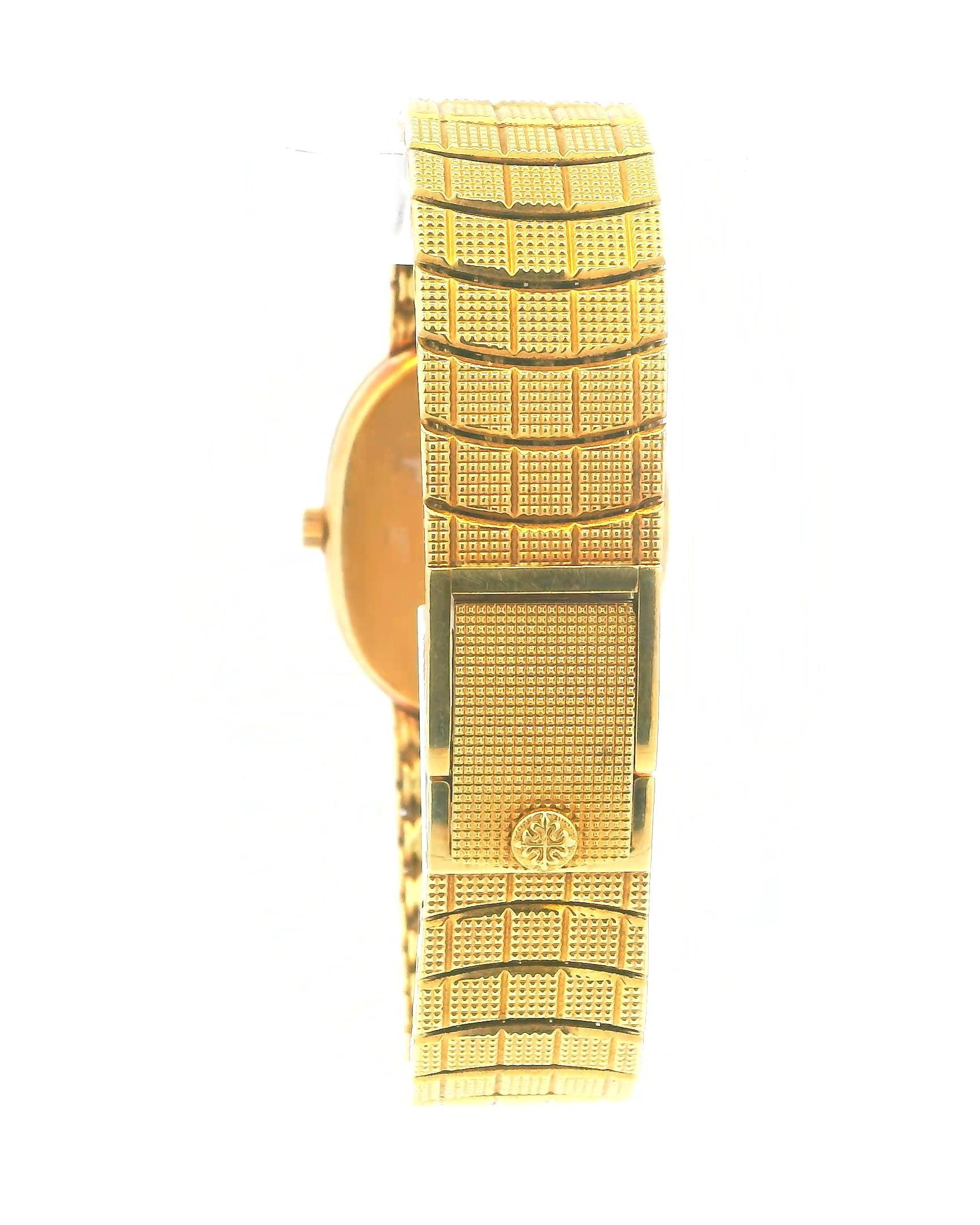 Patek Philippe Ellipse 3987 18K Gelbgold Hobnail Uhr im Angebot 4