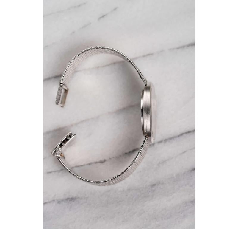 Patek Philippe Ellipse watch in 18K White Gold, 1970s In Good Condition For Sale In New York, NY