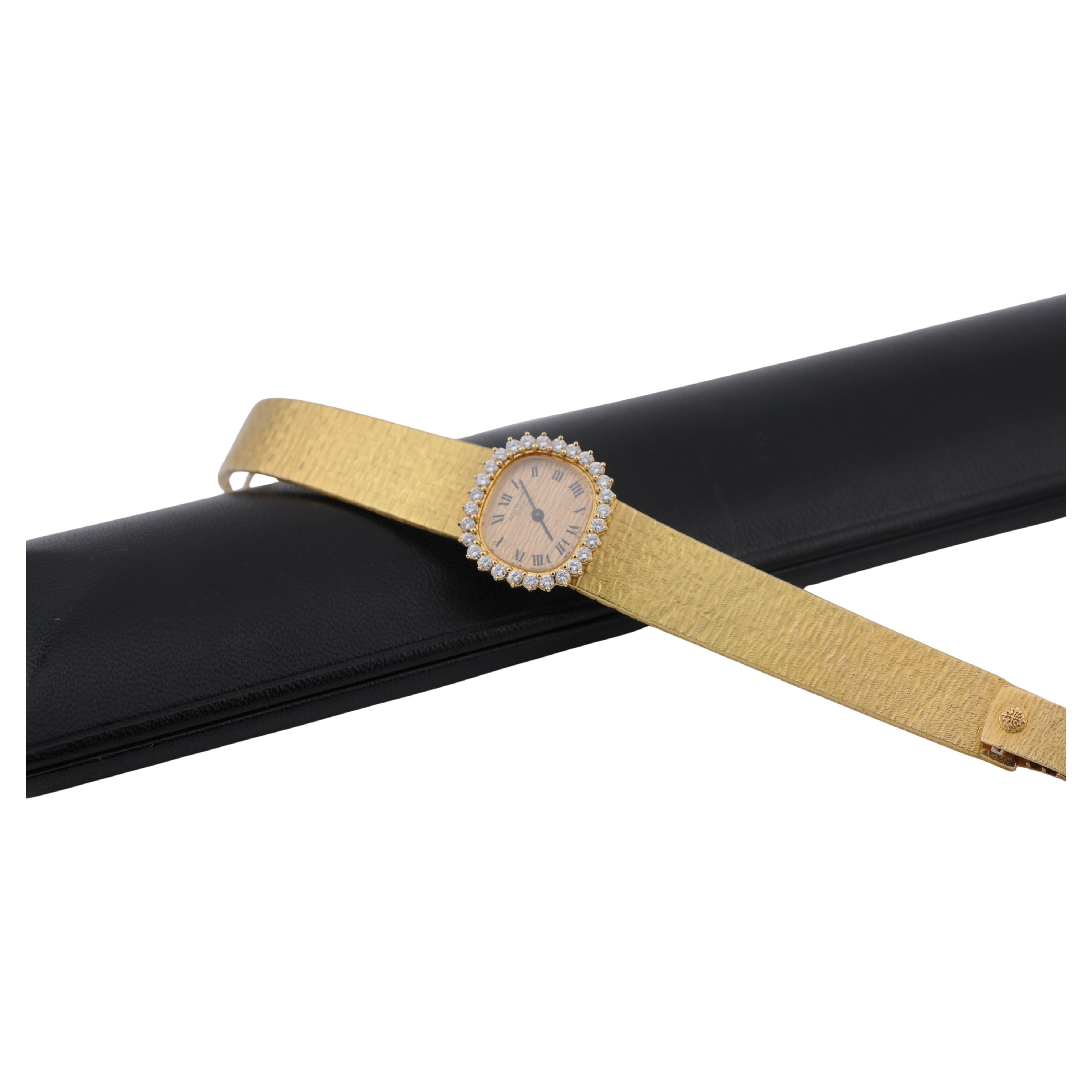 18k Yellow Gold Patek Philippe Ellipse Watch with Diamonds

Case: 18k Yellow Gold

Movement: Manual Winding

Diamonds: 28 × Brilliant Cut

Color: D

Clarity: LR

Carat: 0.10 ct each

Condition: very good

Accessories: Original Box



A luxurious 18k