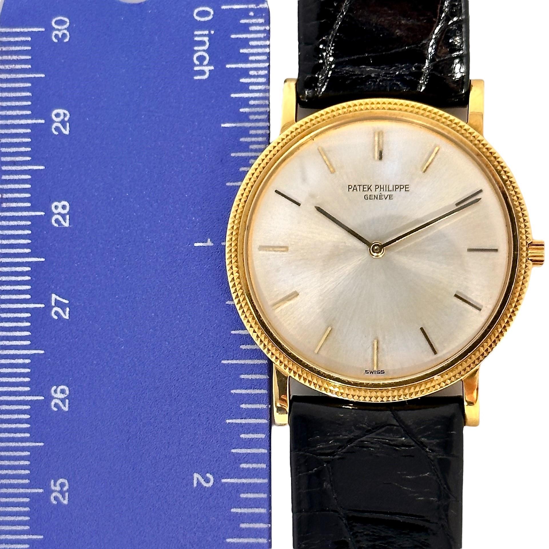 Gold Hobnail Calatrava Herrenarmbanduhr mit Selbstaufzug von Patek Philippe 2