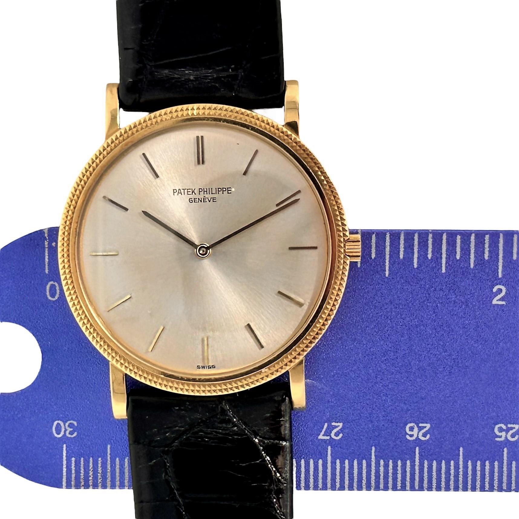 Gold Hobnail Calatrava Herrenarmbanduhr mit Selbstaufzug von Patek Philippe 3