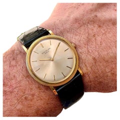 Gold Hobnail Calatrava Herrenarmbanduhr mit Selbstaufzug von Patek Philippe