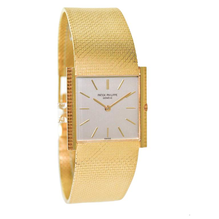 Patek Philippe Gold Ultra Thin Bracelet Watch circa 1966 im Zustand „Neu“ in Long Beach, CA