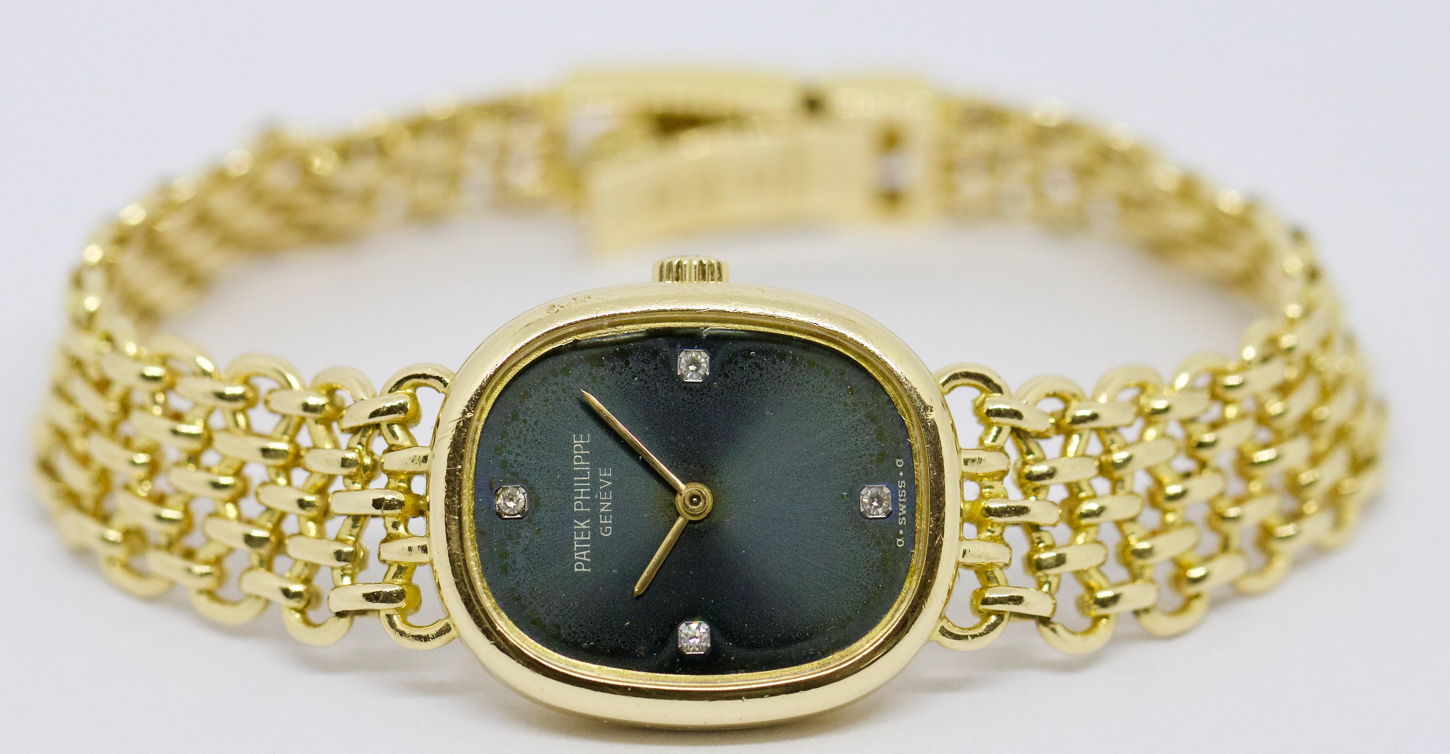Patek Philippe Golden Ellipse Ladies Wrist Watch, 18 Karat. Original Box, Papers

Manual winding. Referenece 4464/008. Diamond Dial.

Enchanting ladies watch from Patek Philippe. First owner - including original box and papers.
The watch was once