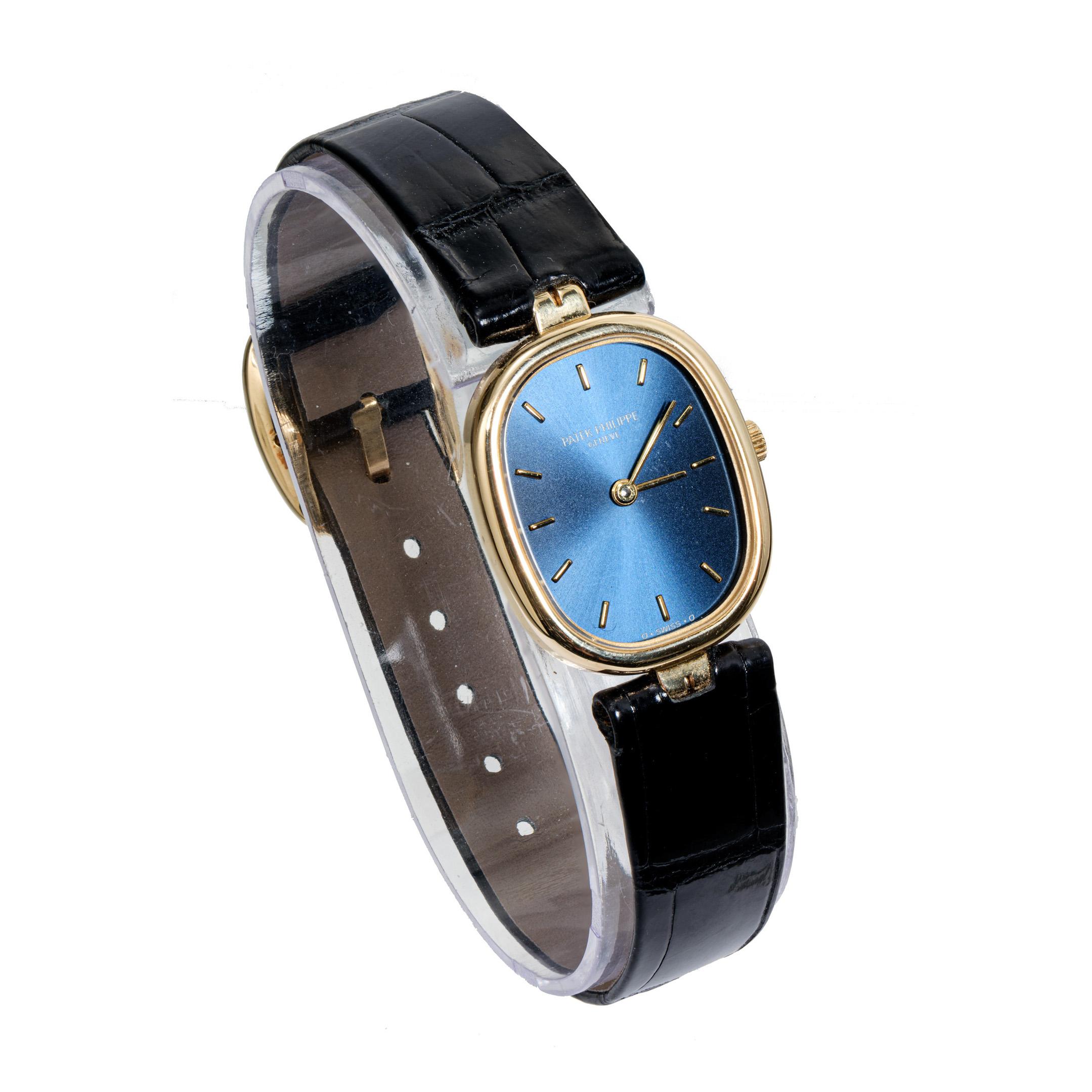 Patek Philippe Montre-bracelet pour femme Ellipse à cadran bleu en or jaune et or doré  Bon état - En vente à Stamford, CT
