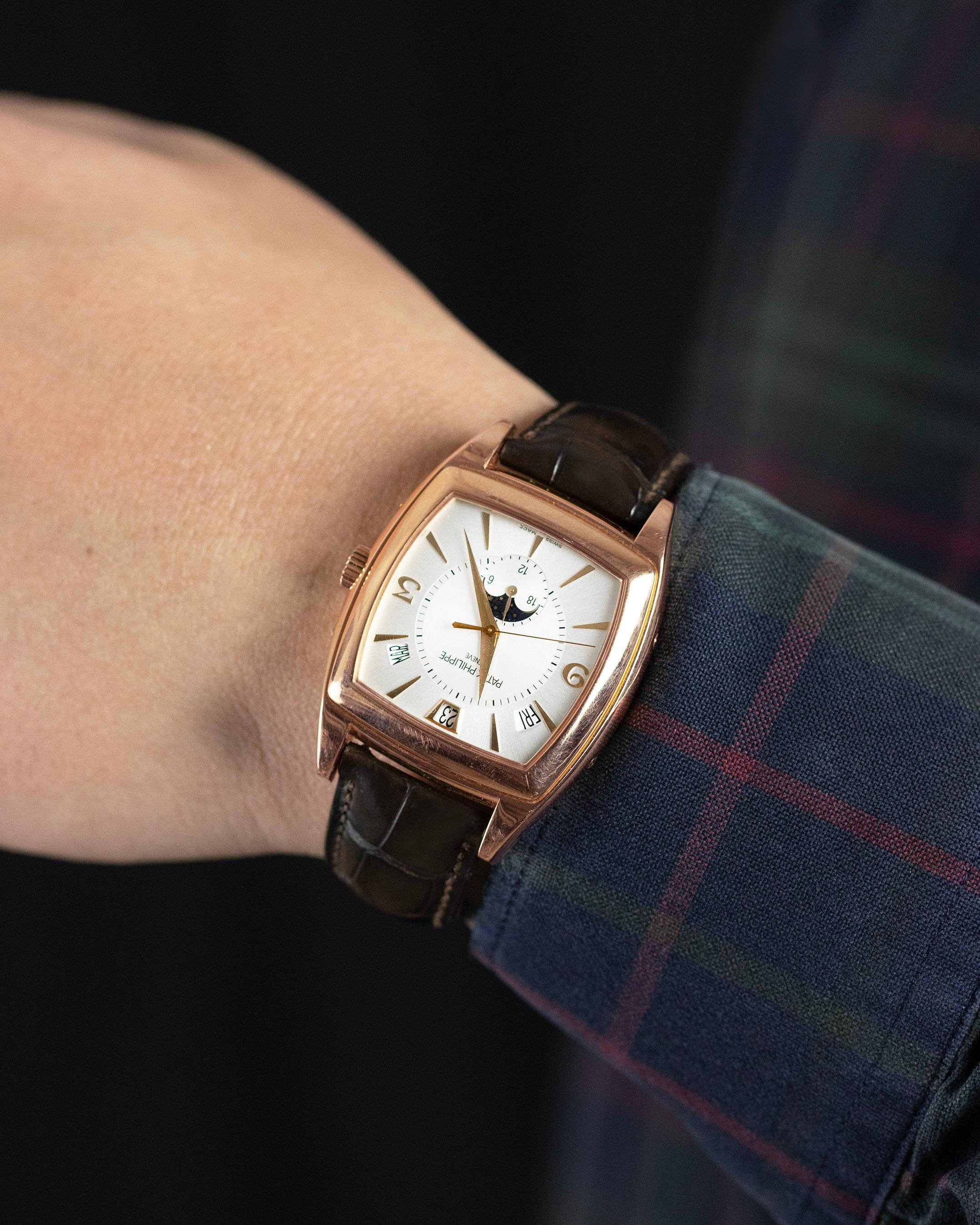 Patek Philippe Gondolo Calendario 5135R-001 Rose Gold Watch For Sale 4