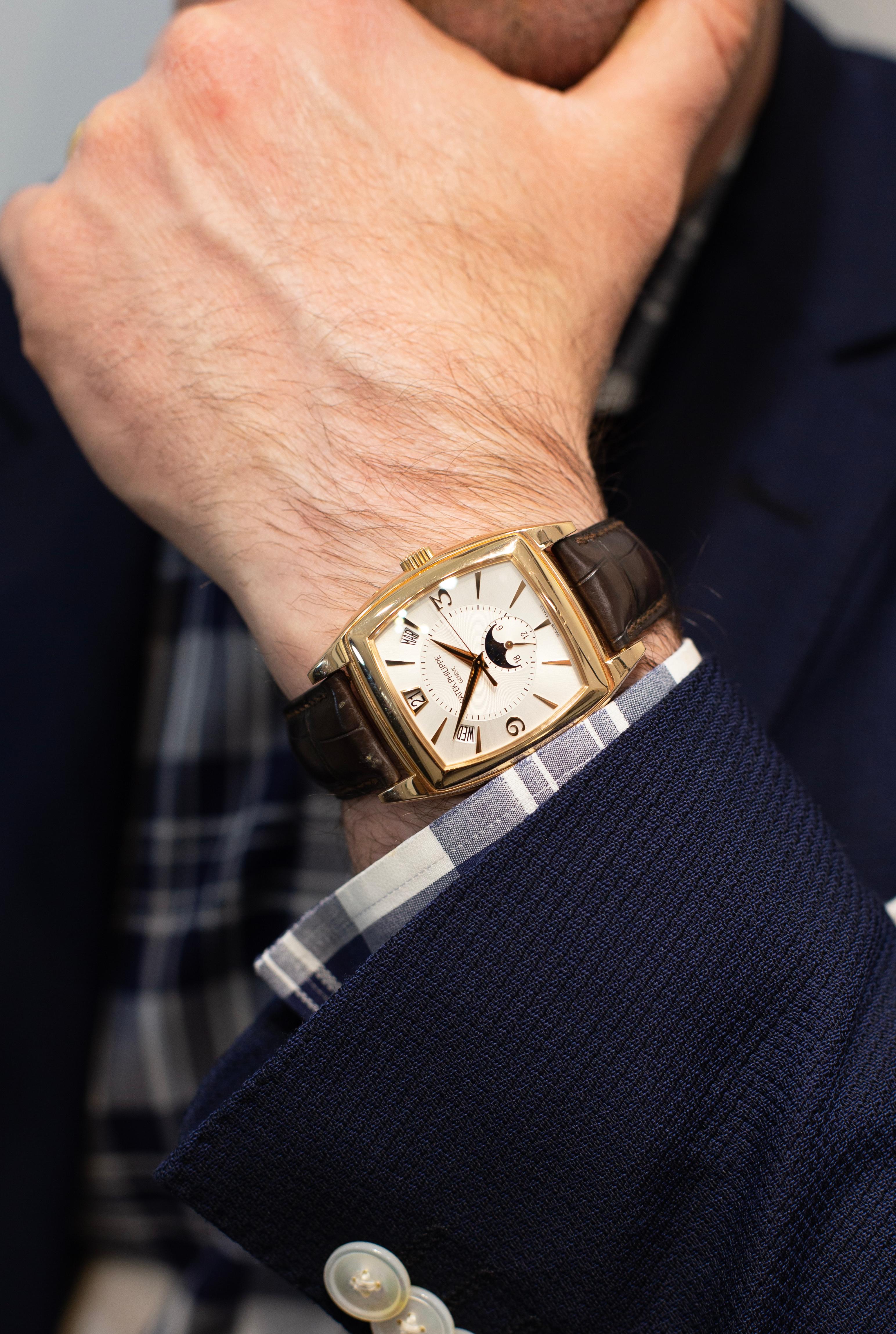 Patek Philippe Gondolo Calendario 5135R-001 Men's Wristwatch in Rose Gold 4