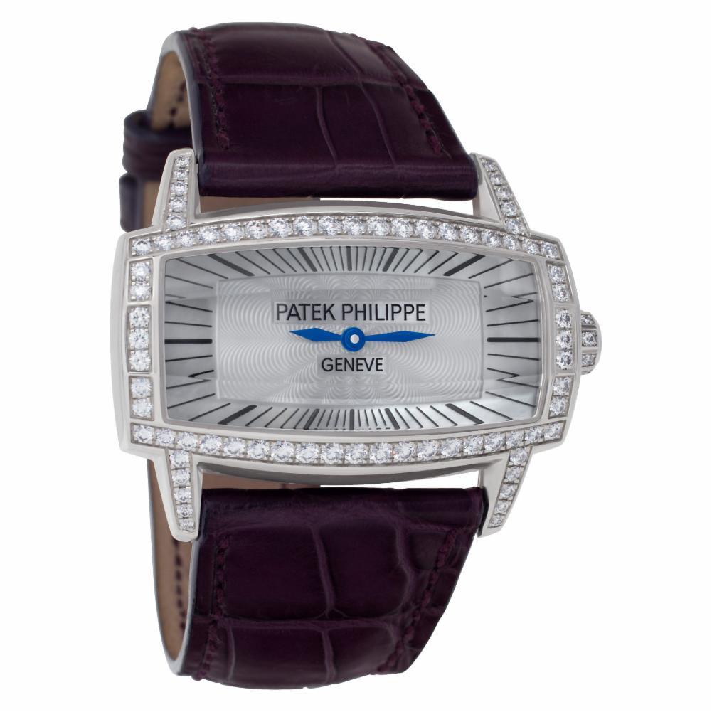 Patek Philippe Gondolo Gemma 4981G-001 18 Karat White Gold Mother of Pearl Dial In Excellent Condition In Miami, FL