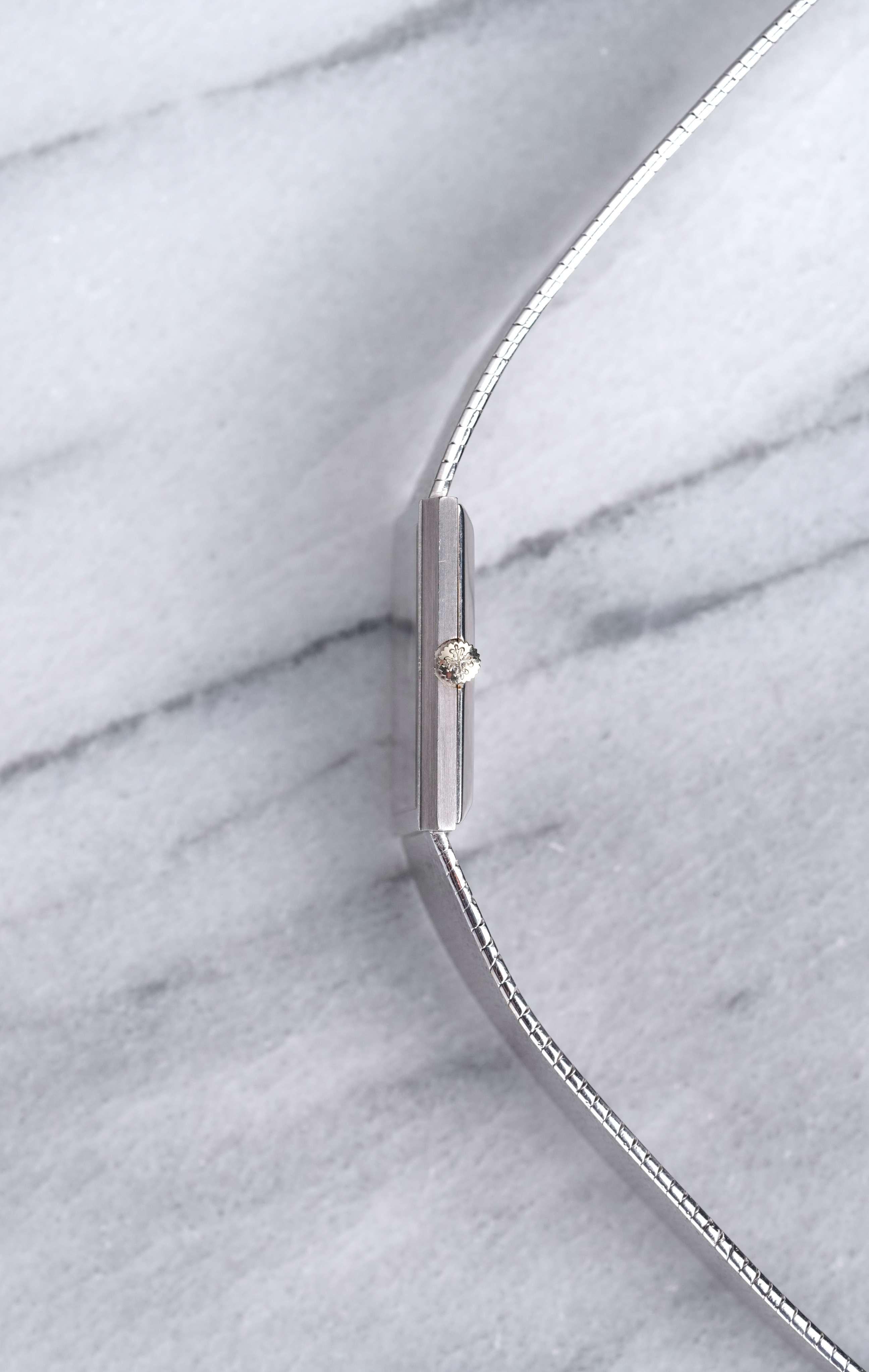We’re thrilled to offer this elegant and distinctive Patek Philippe Ref. 3571 in solid 18k white gold—a rare vintage square-cased model that speaks volumes through subtle design and timeless craftsmanship. 
 
 This particular example features a