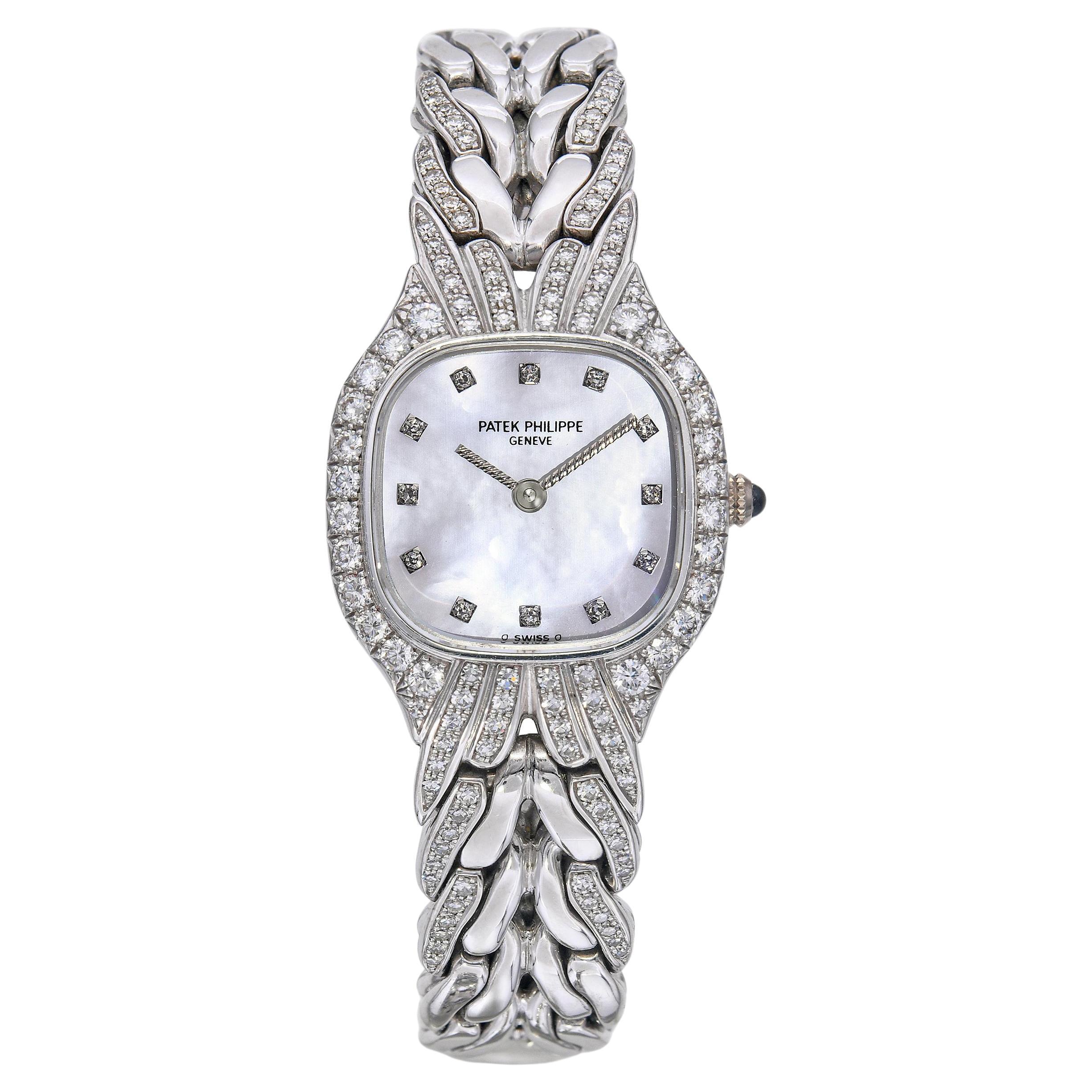 Patek Philippe La Flamme 18K White Gold Diamond MOP Quartz Women
s Watch 4815 en venta