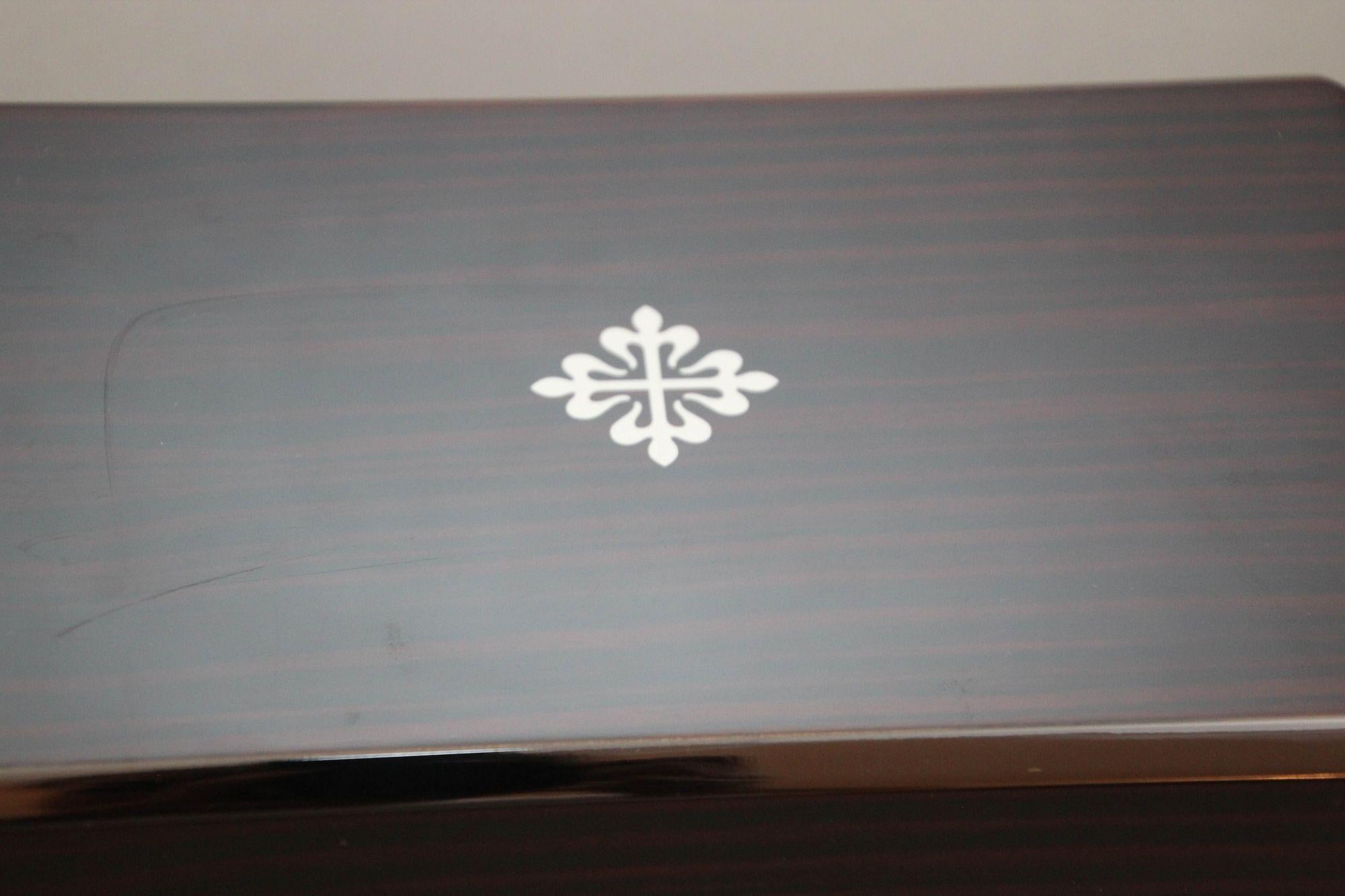 Patek Philippe Lacquered Wood Swiss Watch Presentation Box In Good Condition In North Hollywood, CA