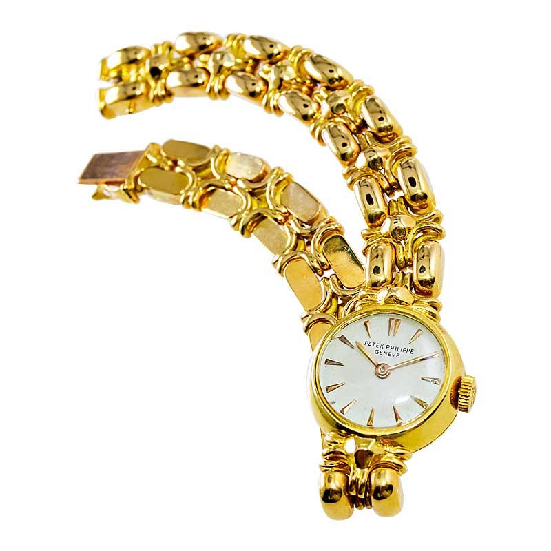 Patek Philippe Damen 18 Karat, Gelbgold Art Deco Armbanduhr, circa 1940er Jahre (Art déco) im Angebot