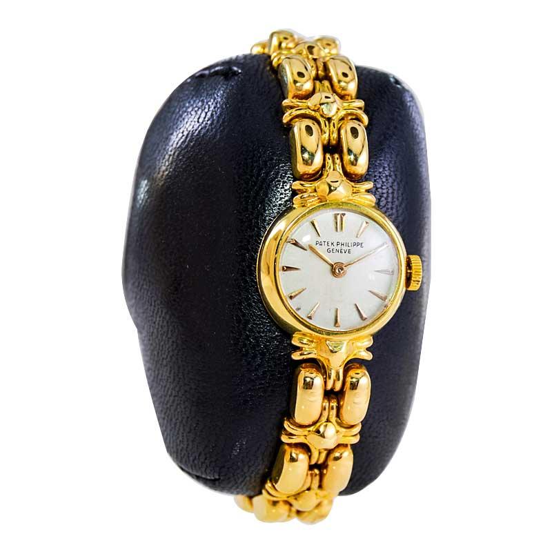 Patek Philippe Damen 18 Karat, Gelbgold Art Deco Armbanduhr, circa 1940er Jahre im Angebot 1