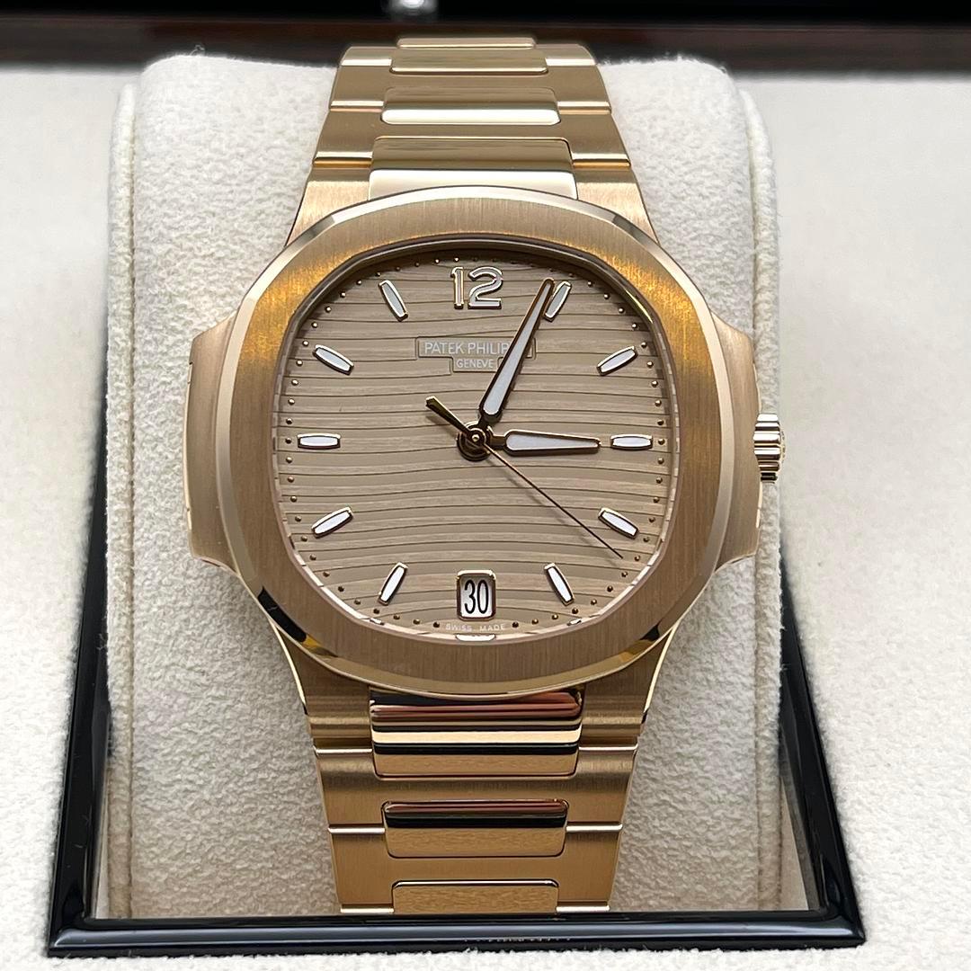Patek Philippe Ladies Nautilus Rose Gold Golden Brown Opaline Dial 7118/1R In New Condition For Sale In New York, NY