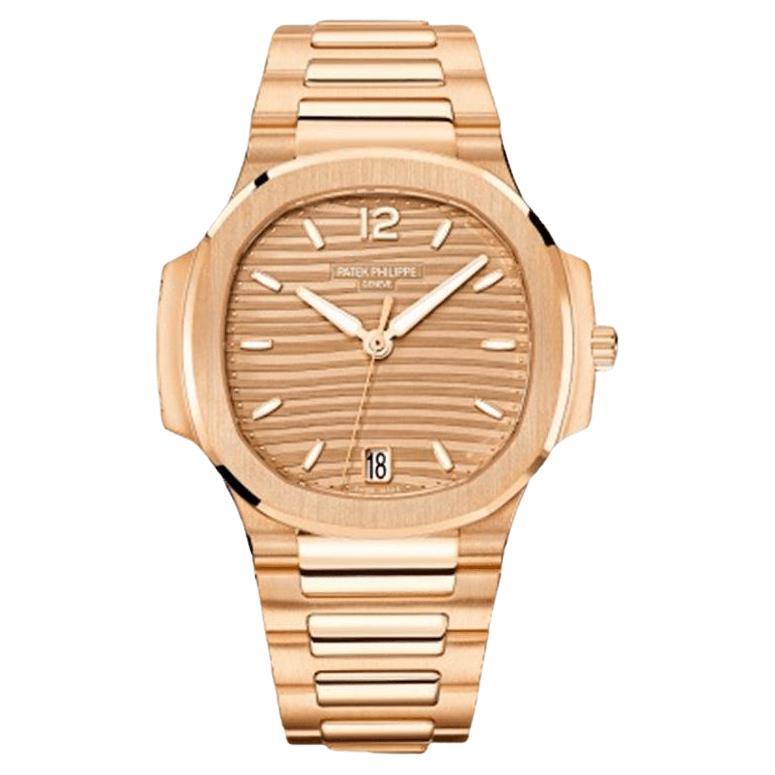 Patek Philippe Montre pour femme Nautilus en or rose et opaline marron dorée, cadran 7118/1R en vente