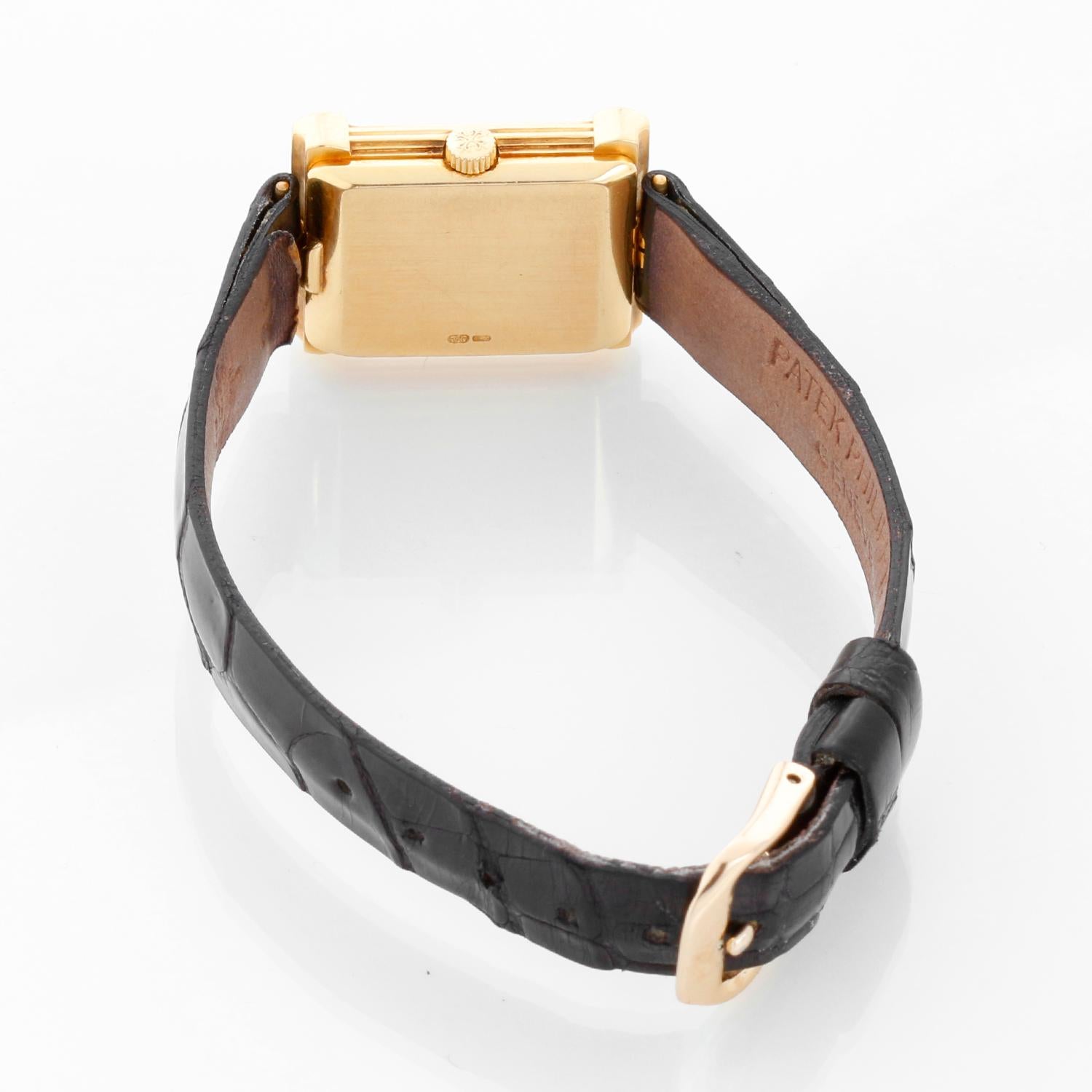 Patek Philippe Les Grecques Montre pour dames en or jaune Ref 4632 Pour femmes en vente