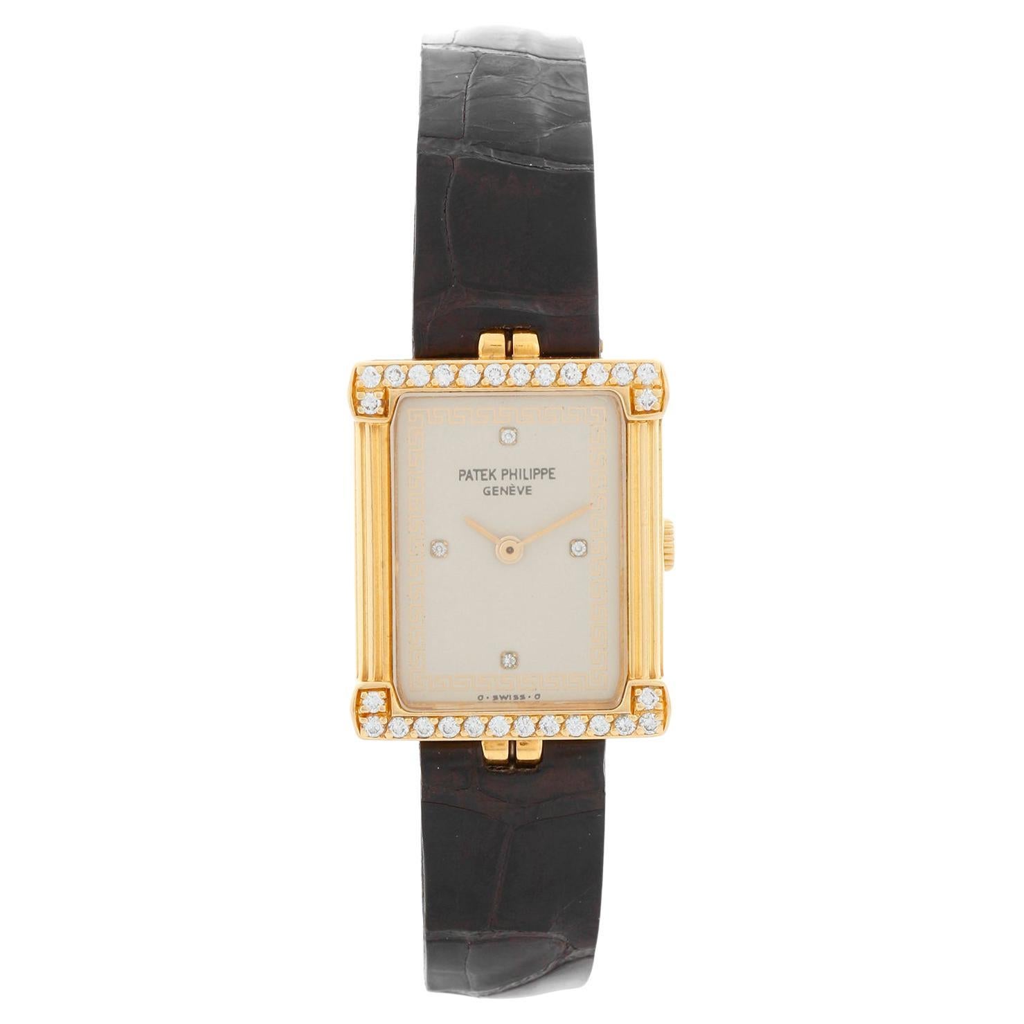 Patek Philippe Les Grecques Montre pour dames en or jaune Ref 4632 en vente