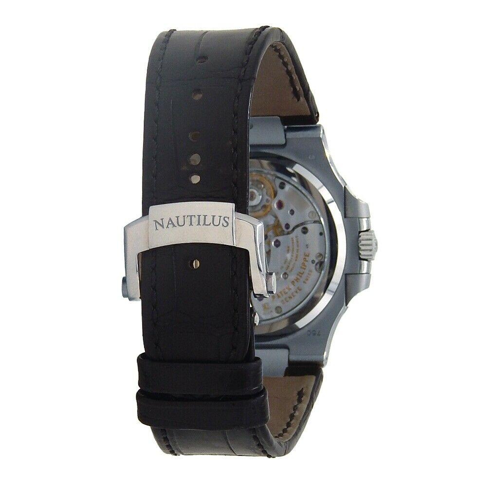 Patek Philippe Nautilus 18 Karat White Gold Automatic Men's Watch 5712G-001 For Sale 1