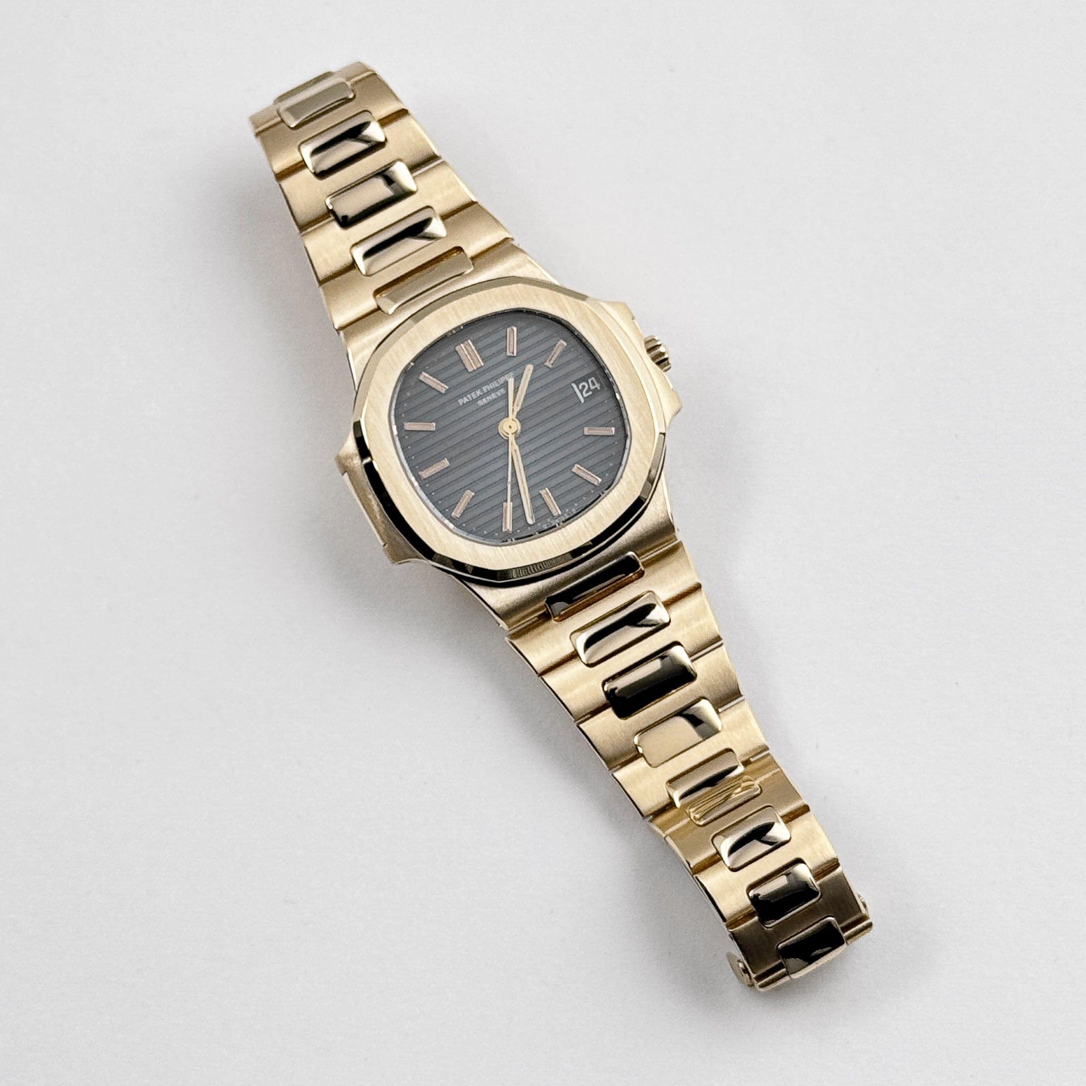 Women's or Men's Patek Philippe Nautilus 3800/1 Yellow Gold Blue Dial (1983)