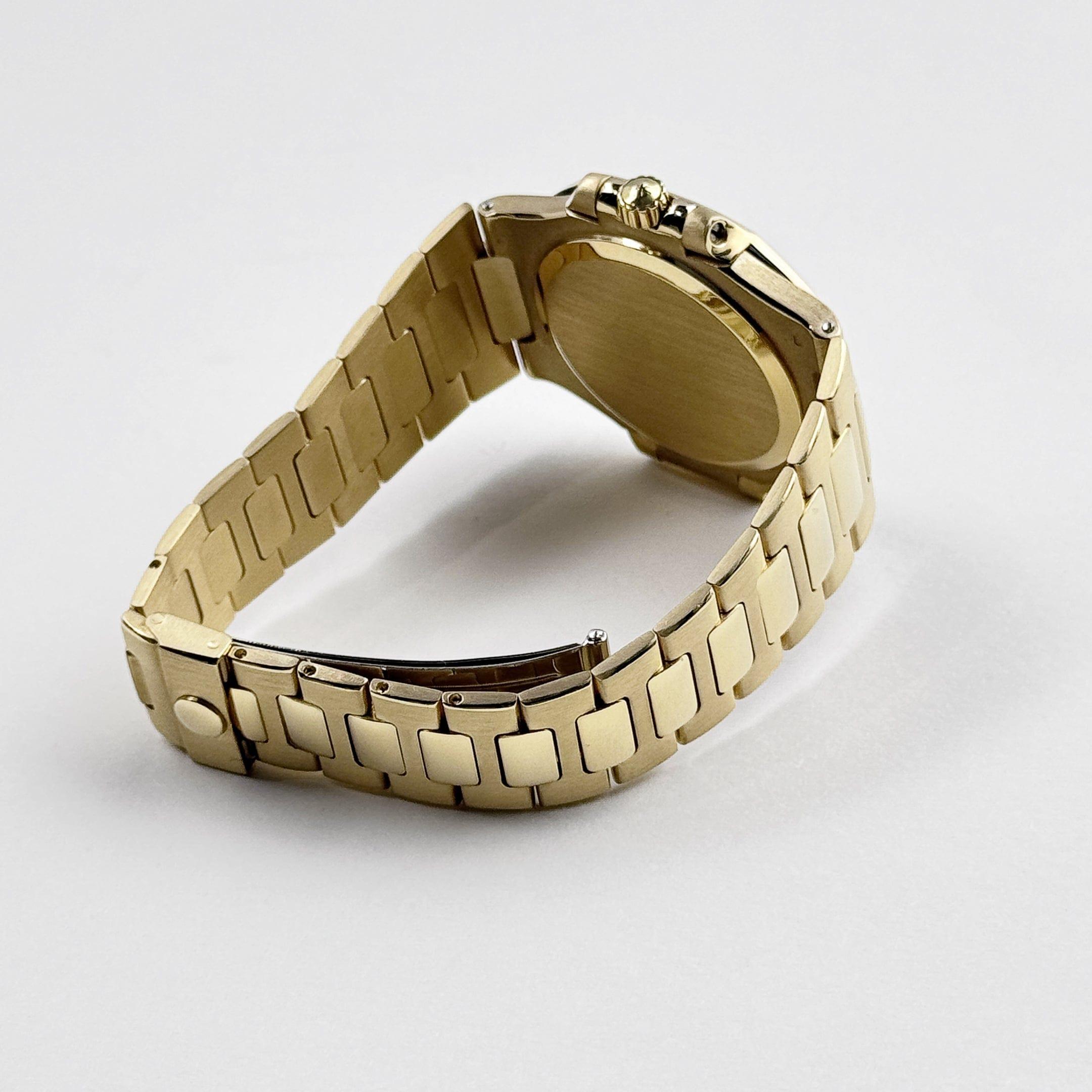 Patek Philippe Nautilus 3800/1 Yellow Gold Blue Dial (1983) 6