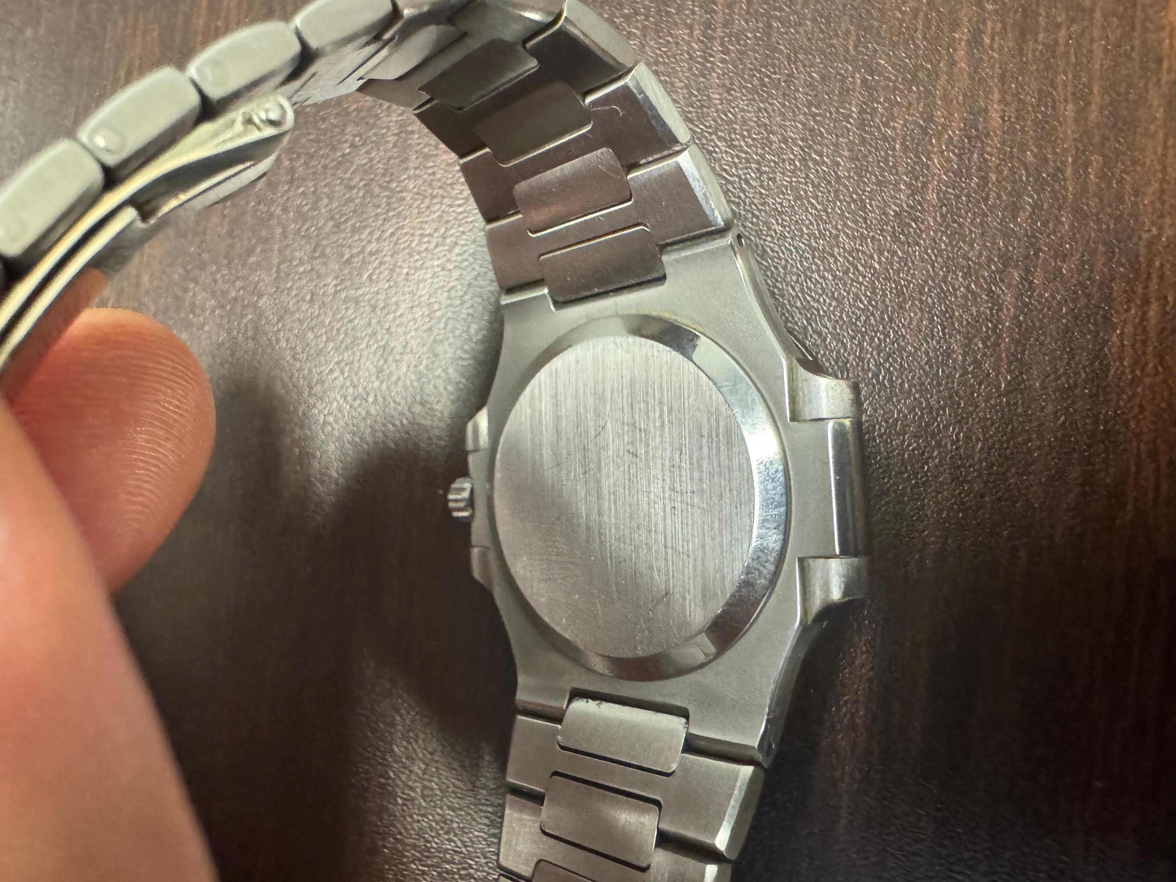 Patek Philippe Nautilus 3800/1A Blau Zifferblatt Edelstahl - 37,5 mm im Angebot 2