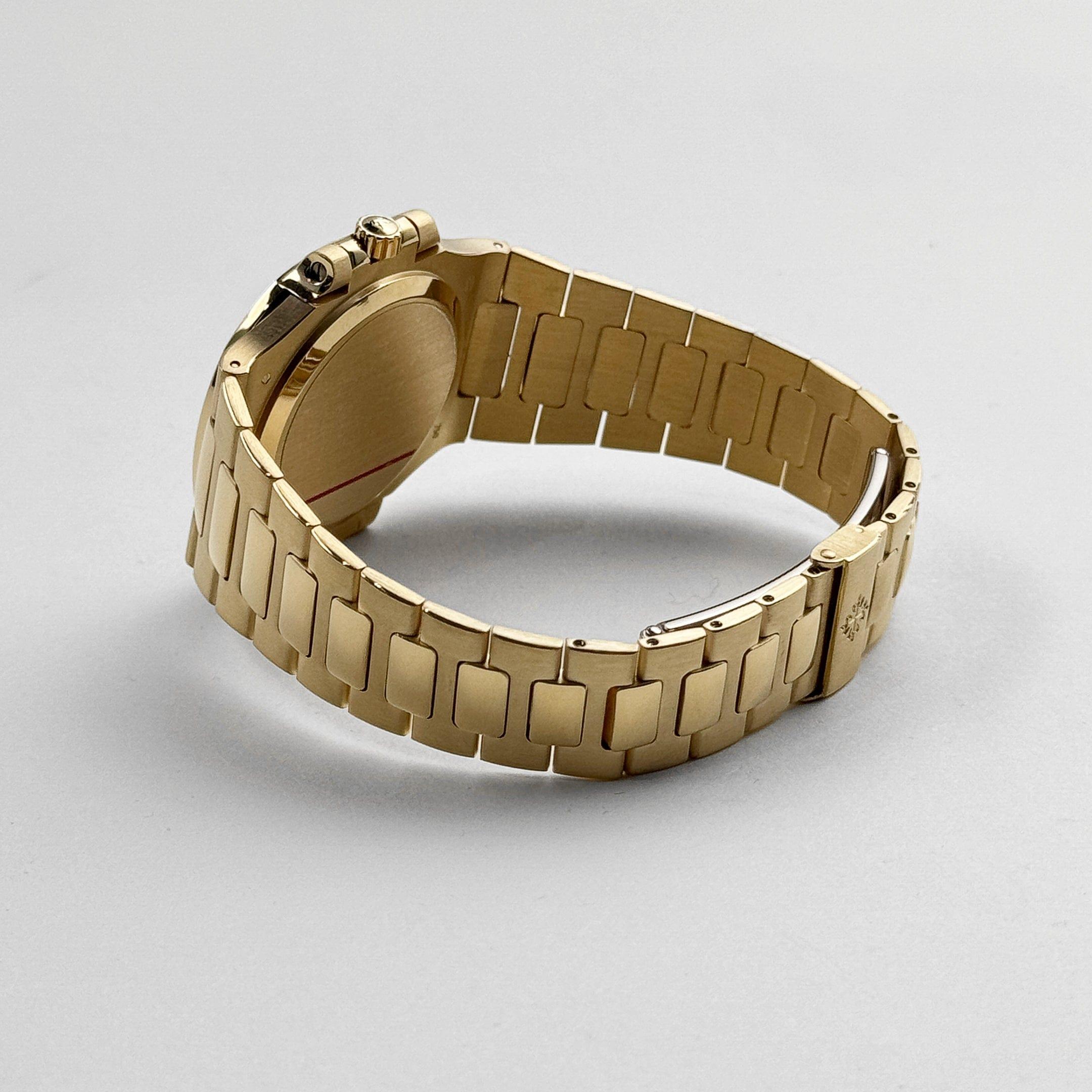 Patek Philippe Nautilus 3800/1J-017 Yellow Gold Black Dial (2003) For Sale 4