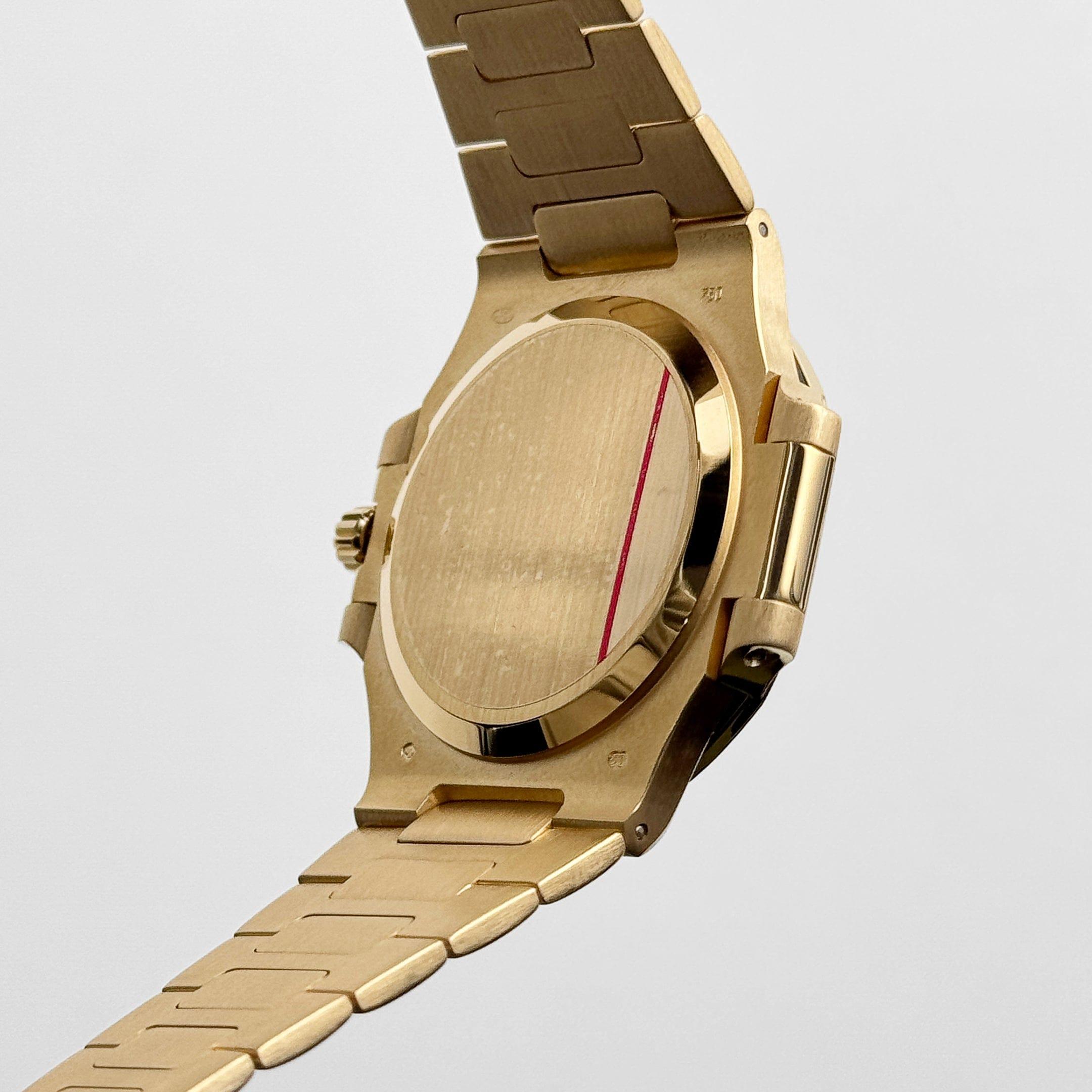 Patek Philippe Nautilus 3800/1J-017 Yellow Gold Black Dial (2003) For Sale 5