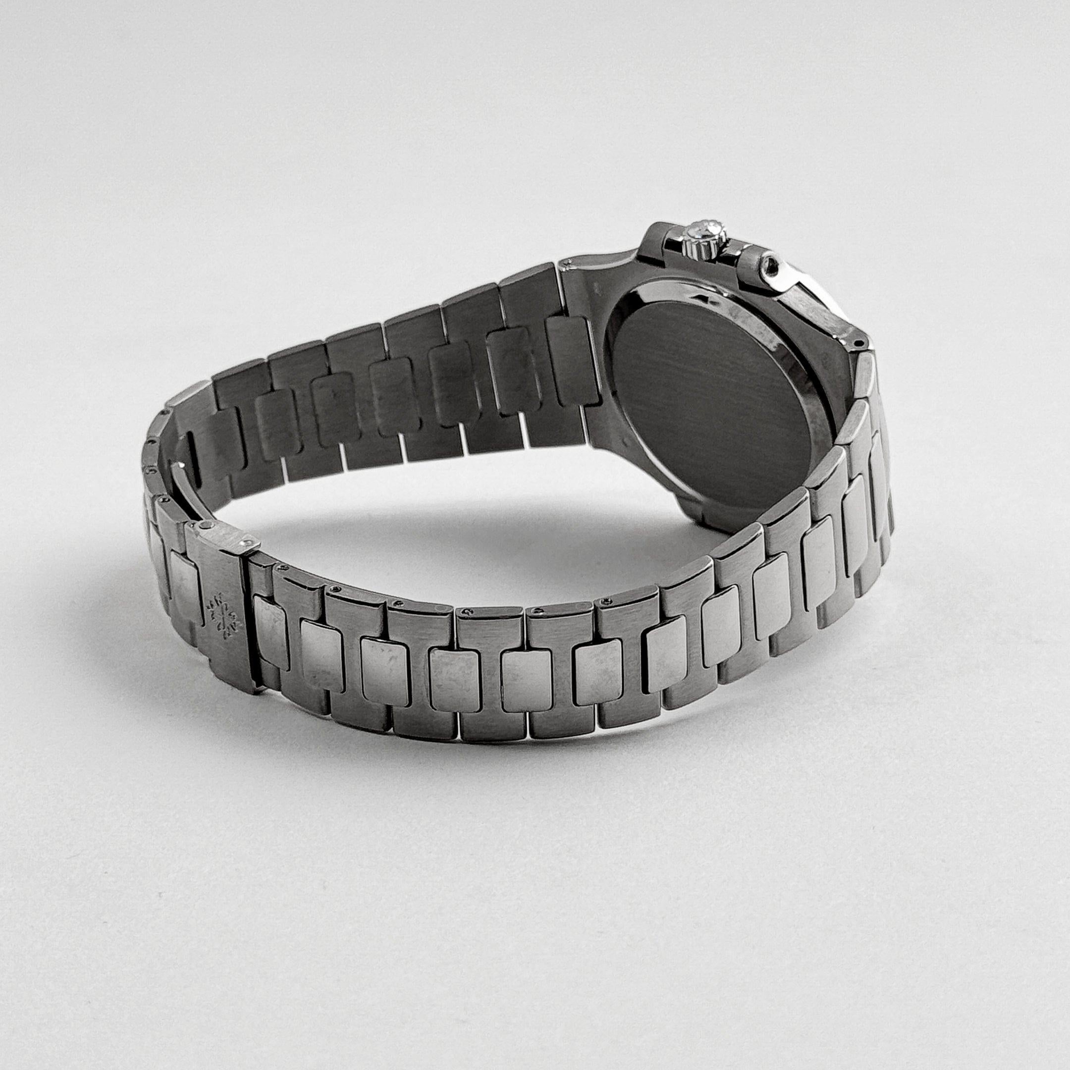 Patek Philippe Nautilus 3800/4G-001 White Gold White Dial Diamond Set (2004) For Sale 2