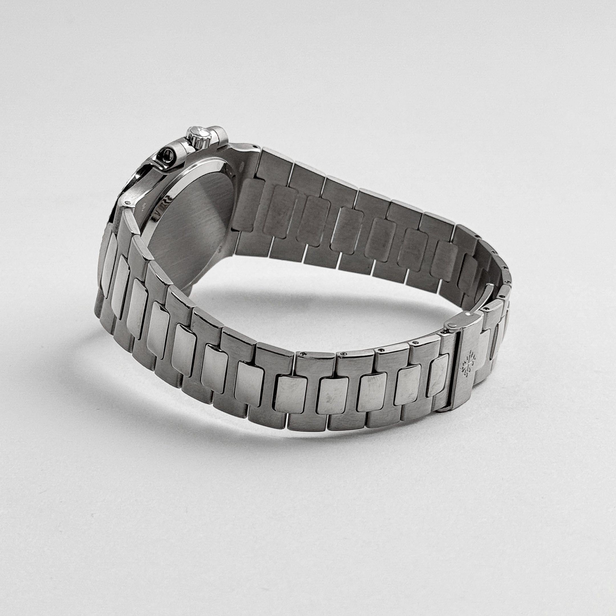 Patek Philippe Nautilus 3800/4G-001 White Gold White Dial Diamond Set (2004) For Sale 3