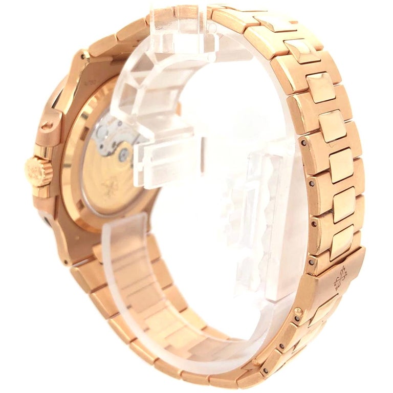 Patek Philippe Nautilus 18K Rose Gold Automatic Men's Watch 5711/1R-001 For Sale 2