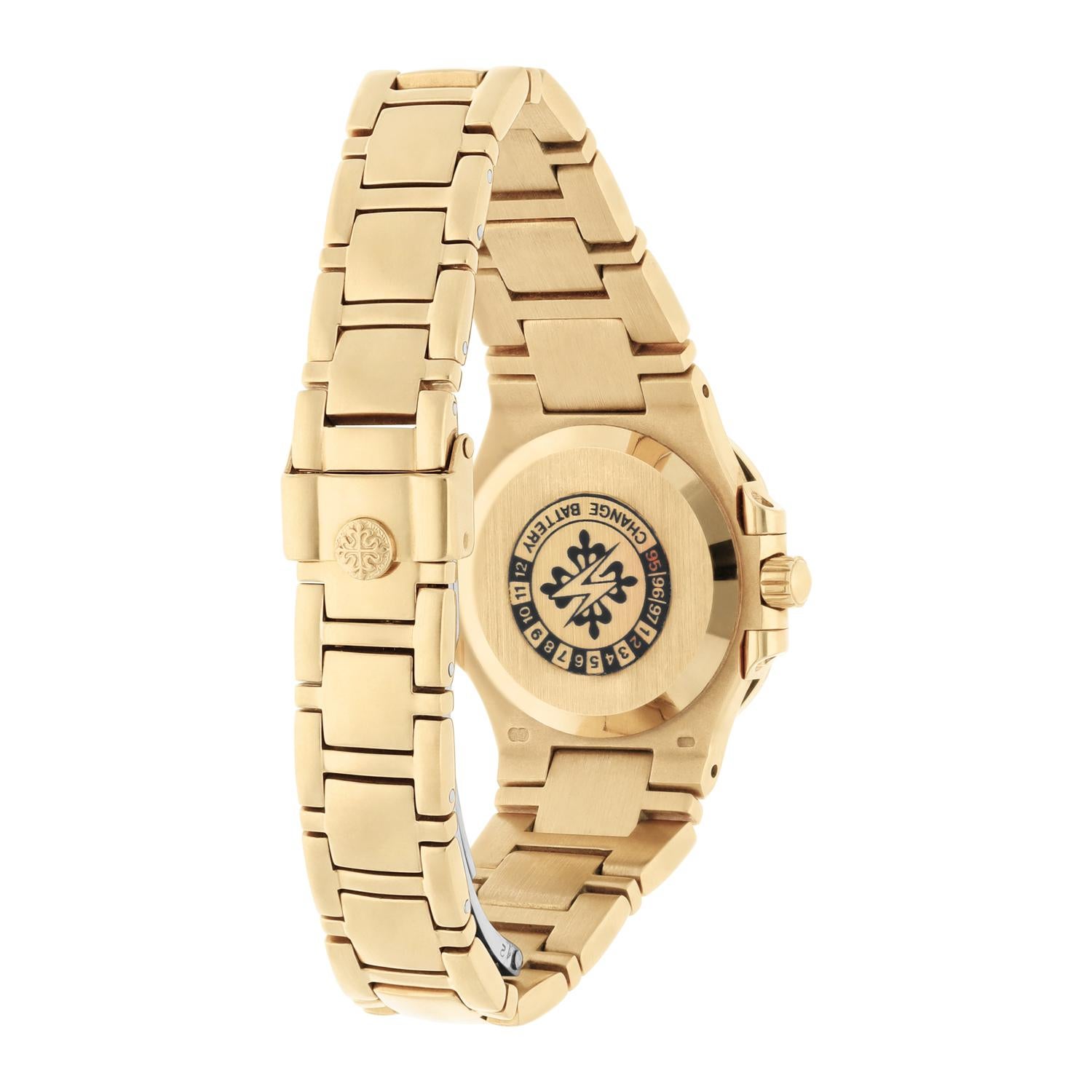 Patek Philippe Nautilus 28mm Quarzuhr, Nautilus 4700/53 18K Gelbgold und Diamanten 3