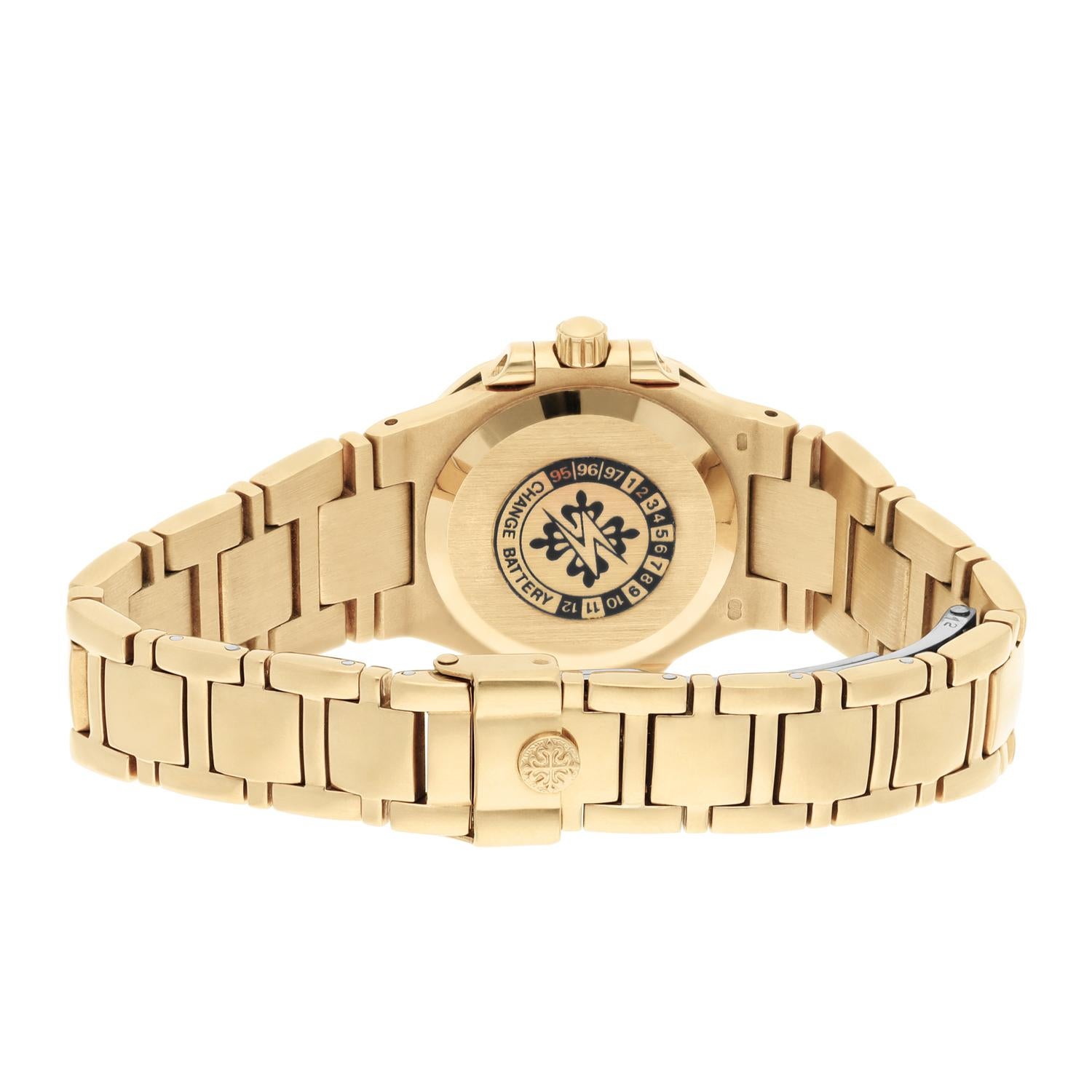 Patek Philippe Nautilus 28mm Quarzuhr, Nautilus 4700/53 18K Gelbgold und Diamanten 4