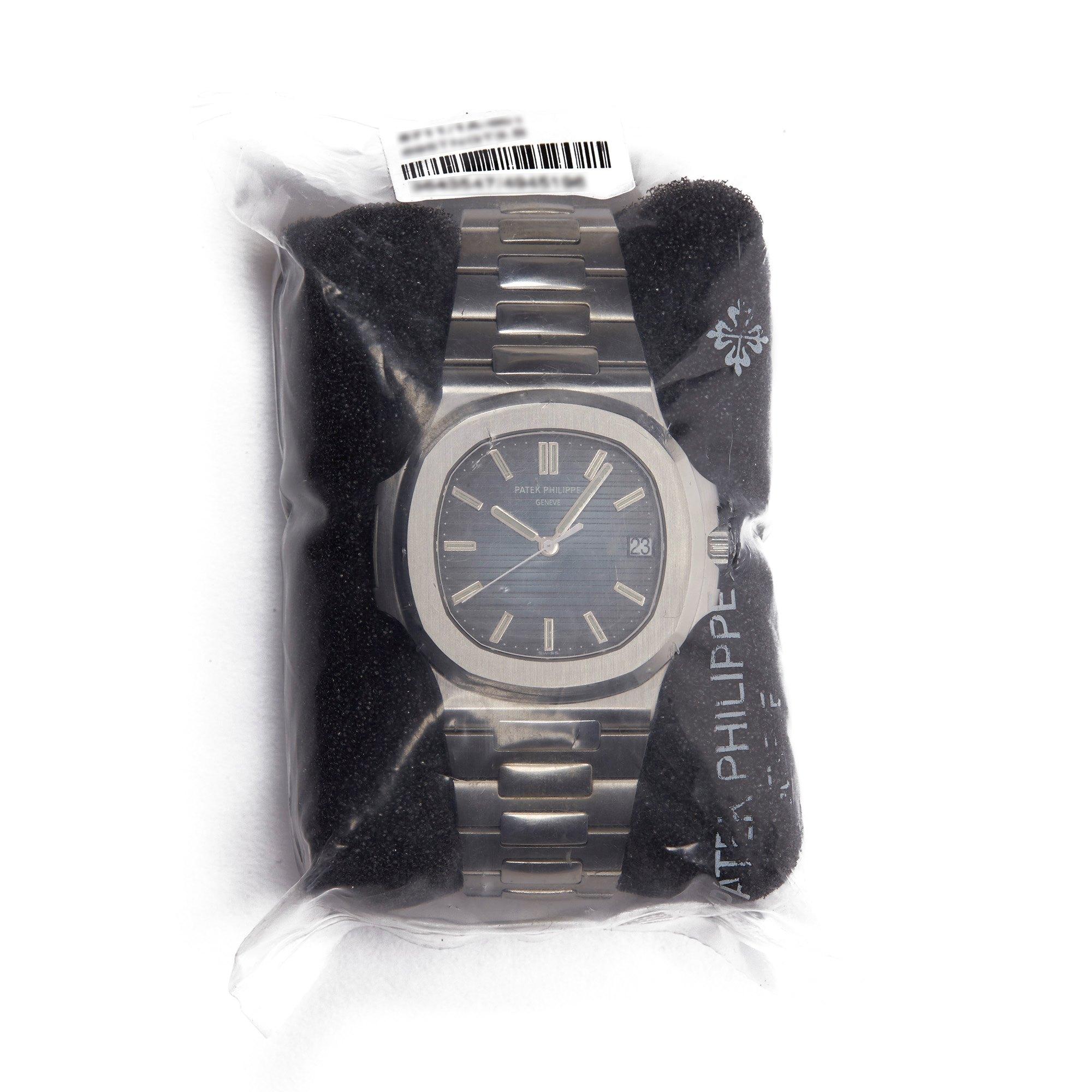 Xupes Reference: COM002419
Manufacturer: Patek Philippe
Model: Nautilus
Model Variant: 
Model Number: 5711/1A-001
Age: 11-10-2009
Gender: Men's
Complete With: Patek Philippe Box, Manuals, Guarantee & Sales Literature
Dial: Blue Baton
Glass: Sapphire
