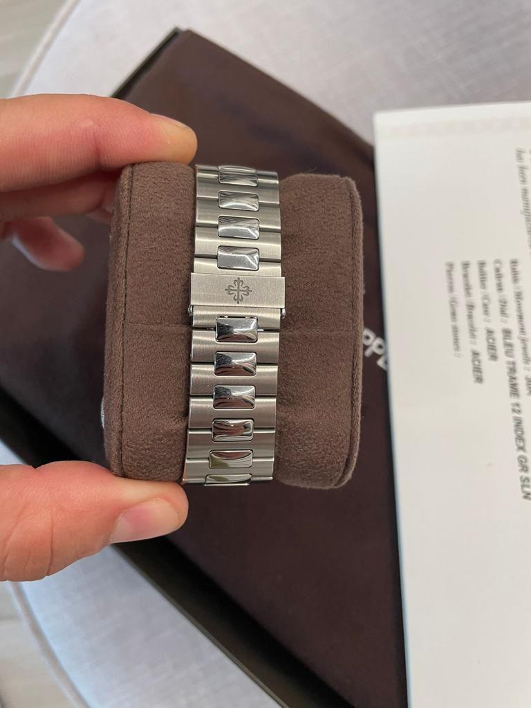 Patek Philippe Nautilus 5711/1A-010 im Angebot 4