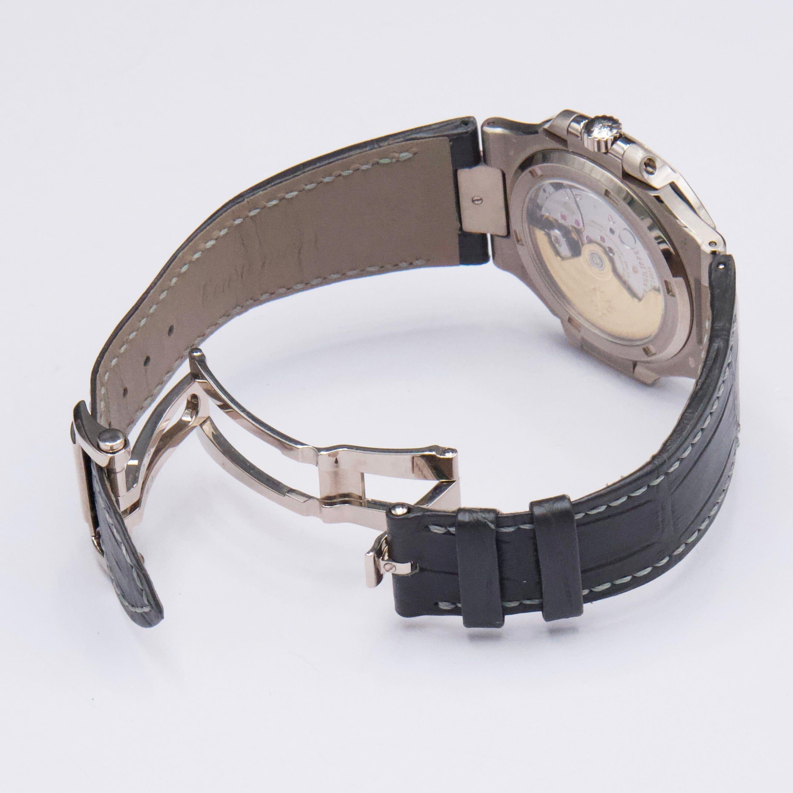 Patek Philippe Nautilus 5711G-001 Grey Dial Mens Watch Box Papers en vente 2